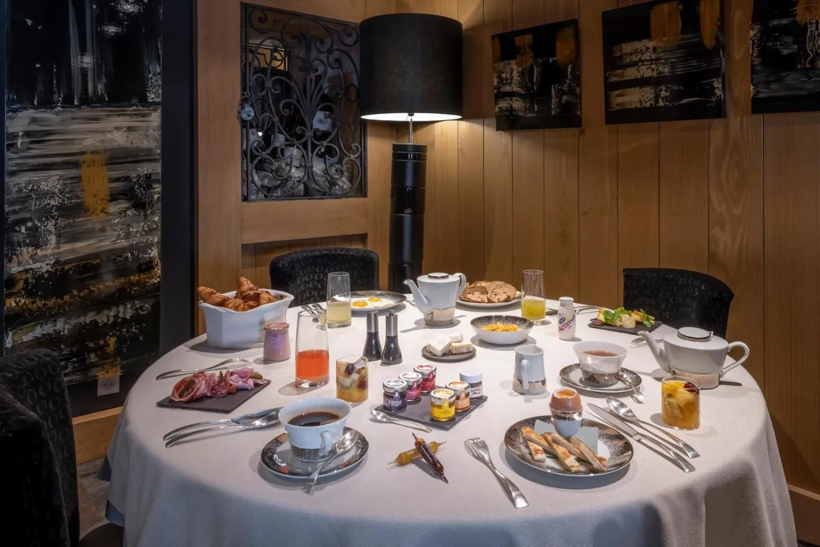 Buffet breakfast in Le Kaïla