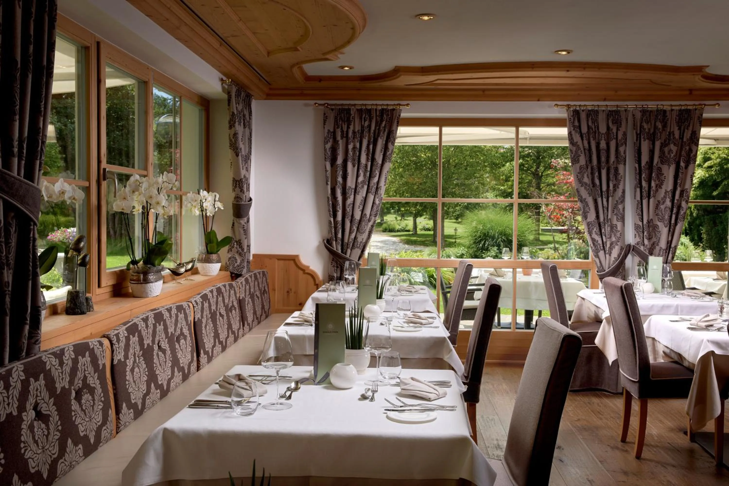 Restaurant/places to eat in Engels Park