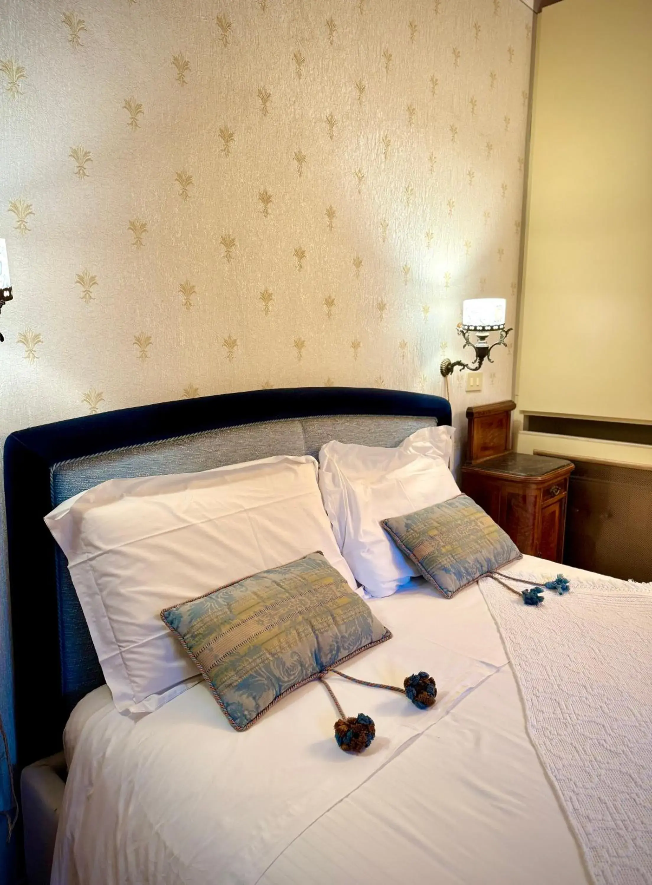 Double Room with Patio in Villa La Dogana B&B di Charme - Historic Villa with a beautiful garden - private parking Double Room with Patio in Villa La Dogana B&B di Charme - Historic Villa with a beautiful garden - private parking