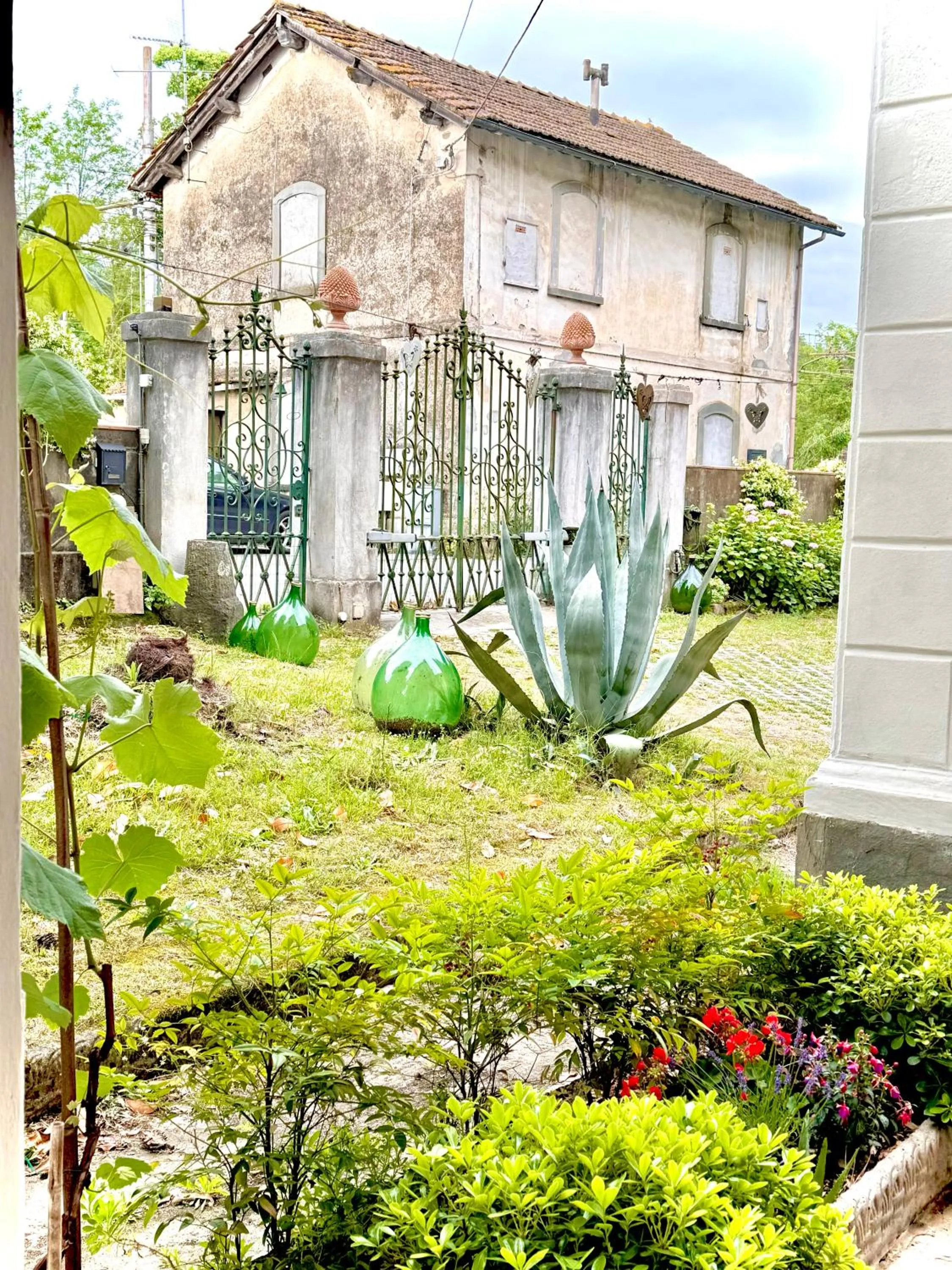 Villa La Dogana B&B di Charme - Historic Villa with a beautiful garden - private parking