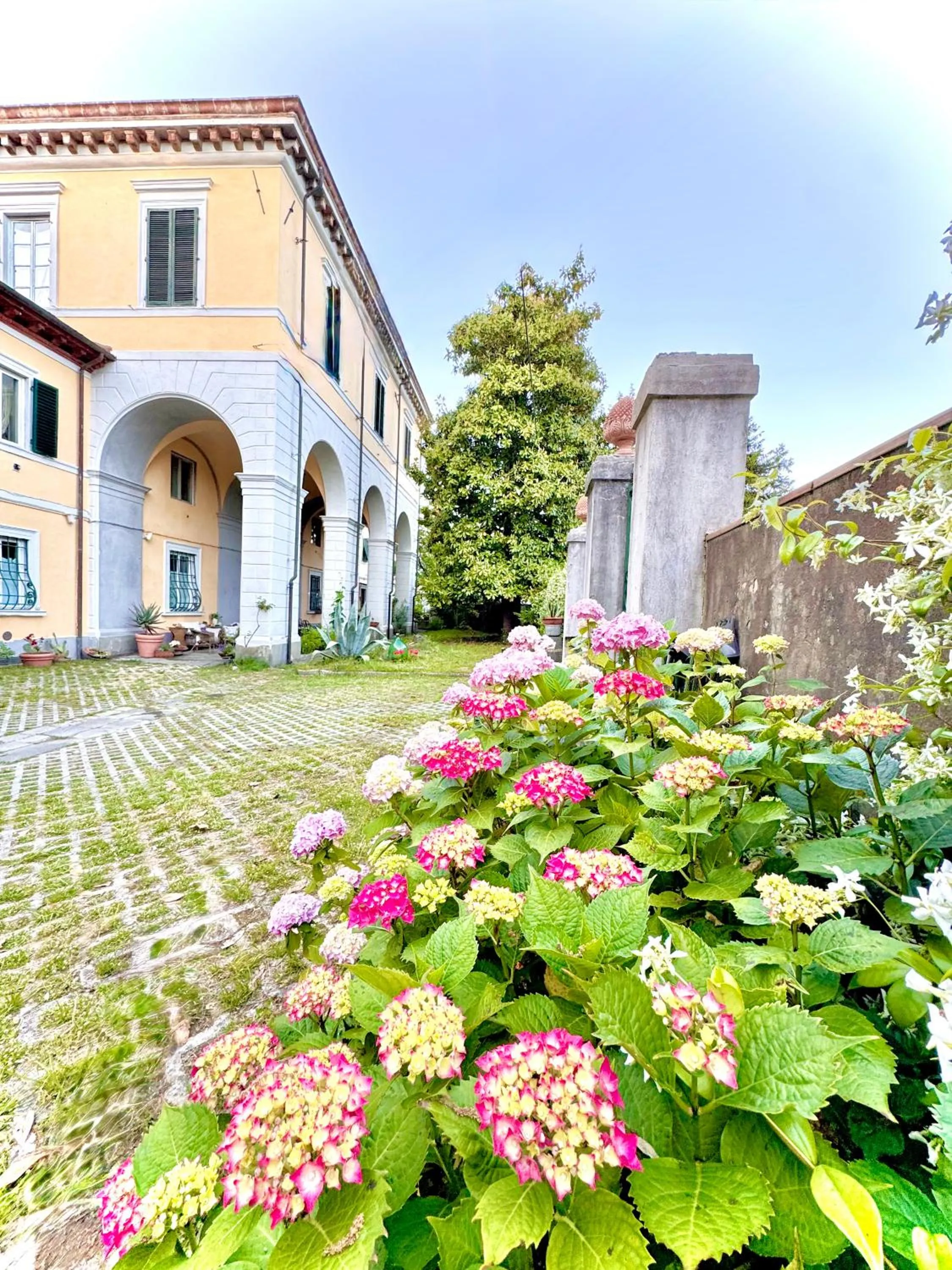 Villa La Dogana B&B di Charme - Historic Villa with a beautiful garden - private parking