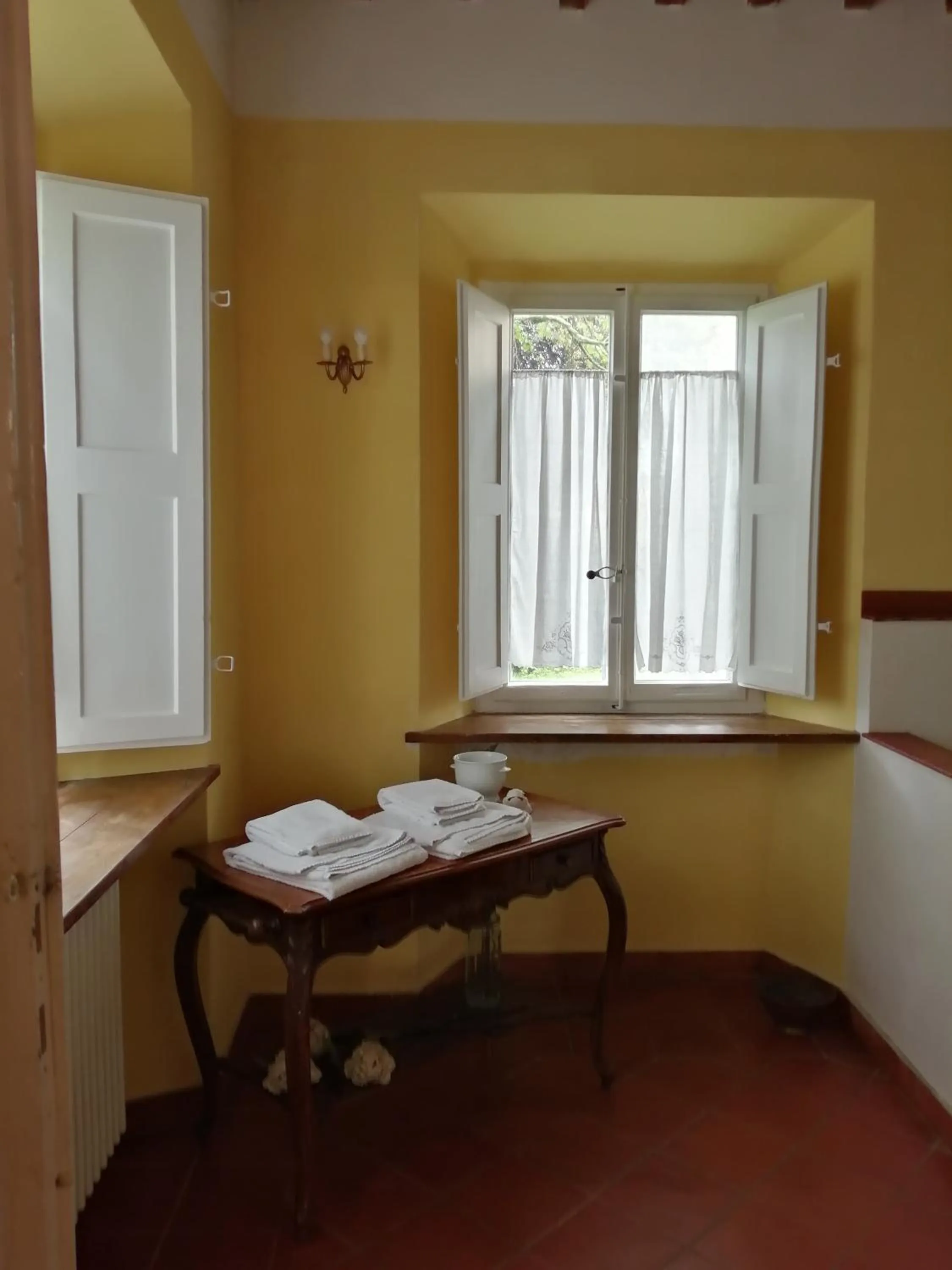 Bathroom in Villa La Dogana B&B di Charme - Historic Villa with a beautiful garden - private parking