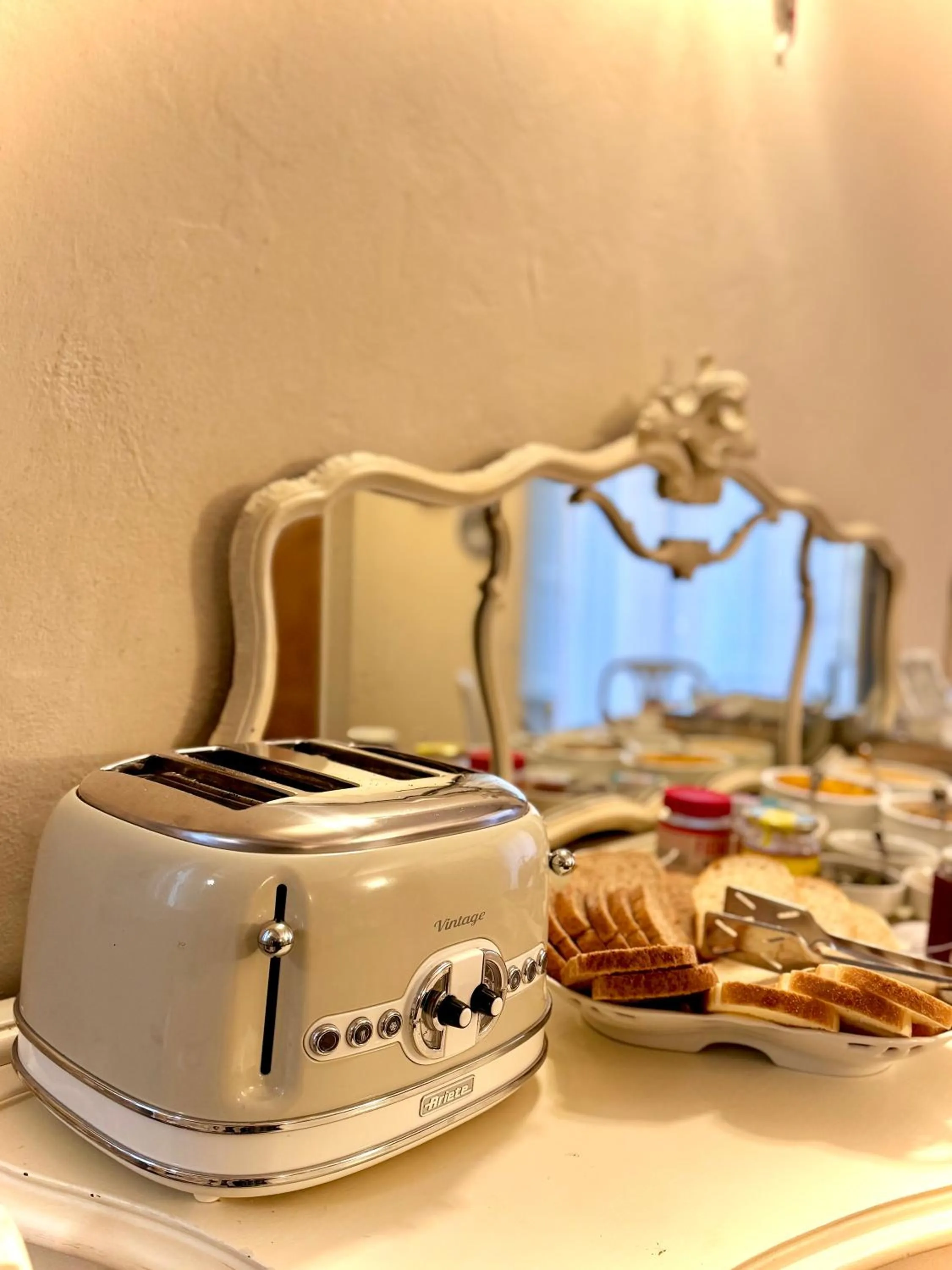 Villa La Dogana B&B di Charme - Historic Villa with a beautiful garden - private parking