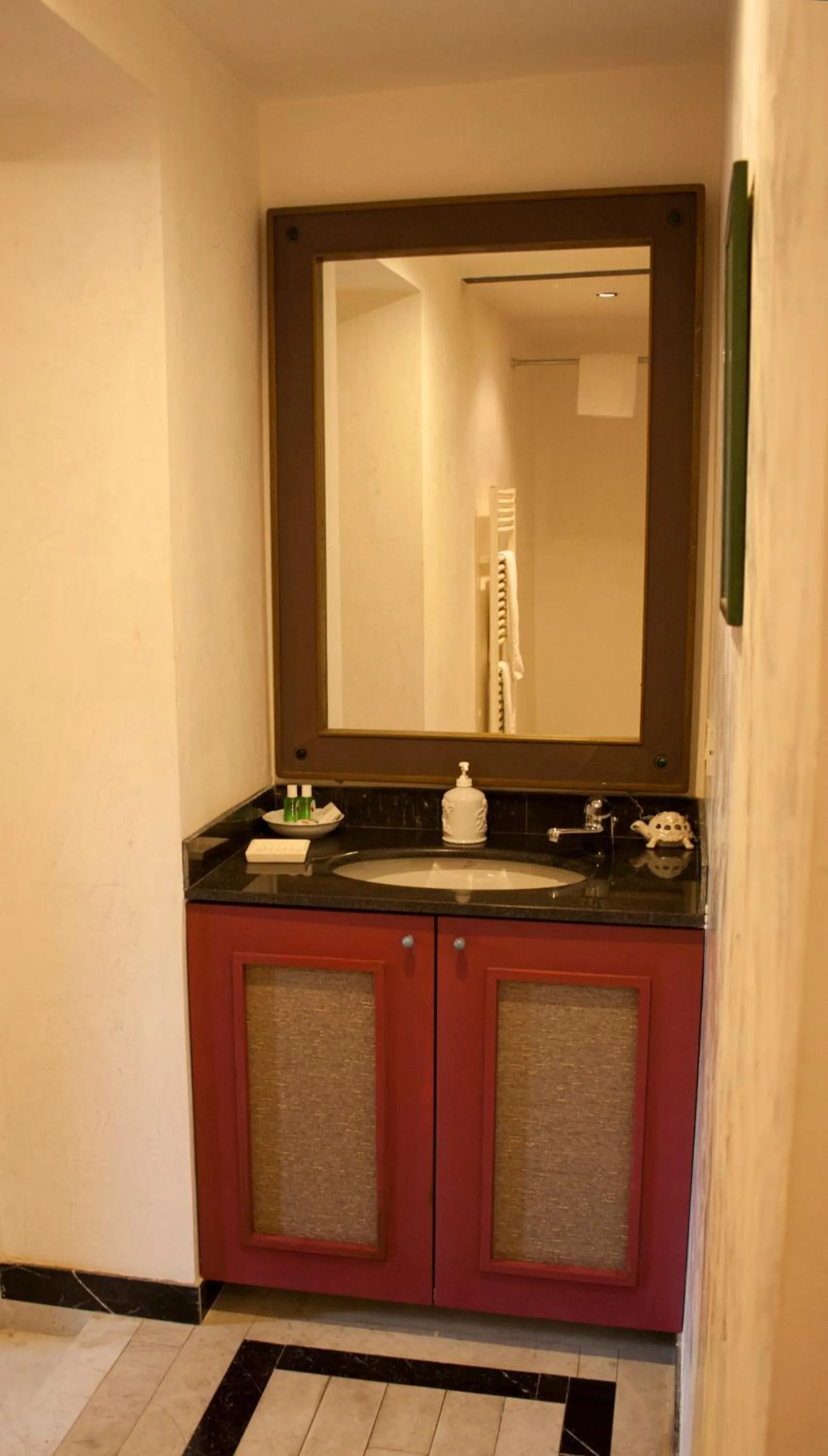 Bathroom in Villa La Dogana B&B di Charme - Historic Villa with a beautiful garden - private parking