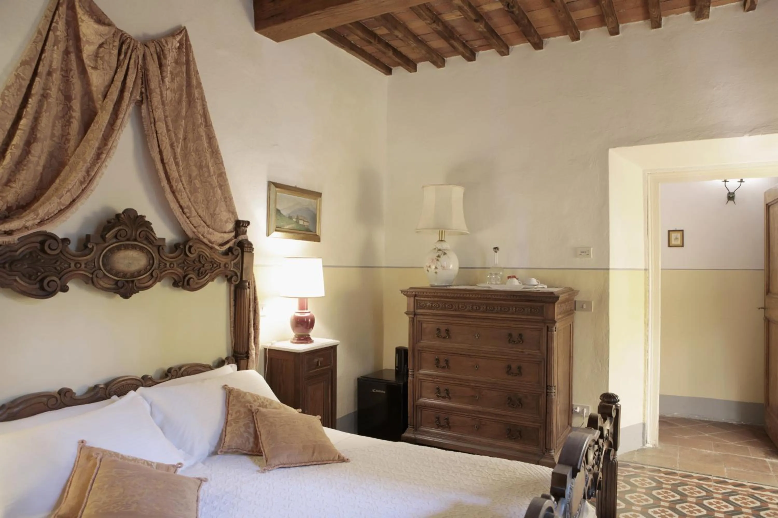 Bedroom, Bed in Villa La Dogana B&B di Charme - Historic Villa with a beautiful garden - private parking