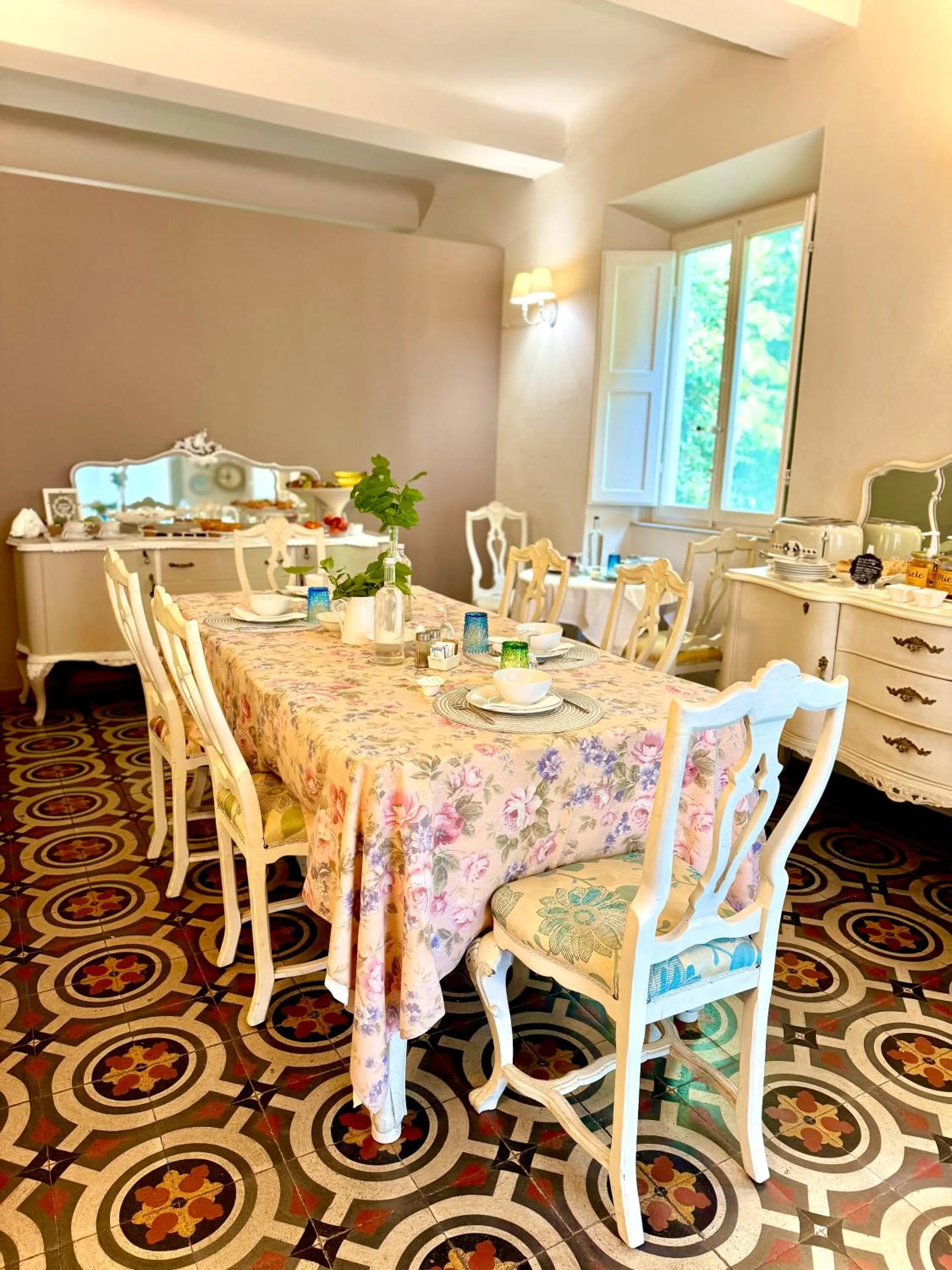 Villa La Dogana B&B di Charme - Historic Villa with a beautiful garden - private parking