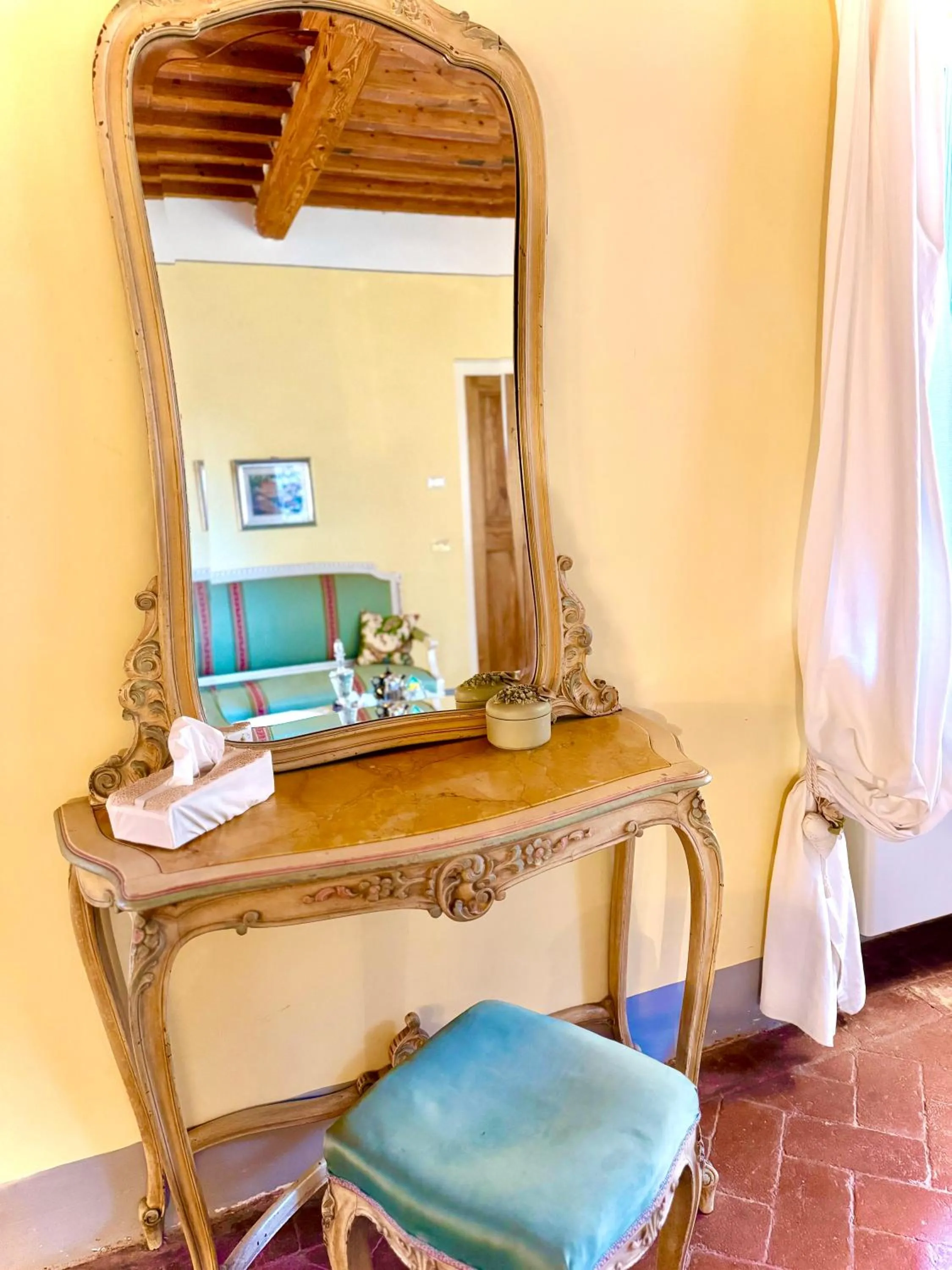 Villa La Dogana B&B di Charme - Historic Villa with a beautiful garden - private parking