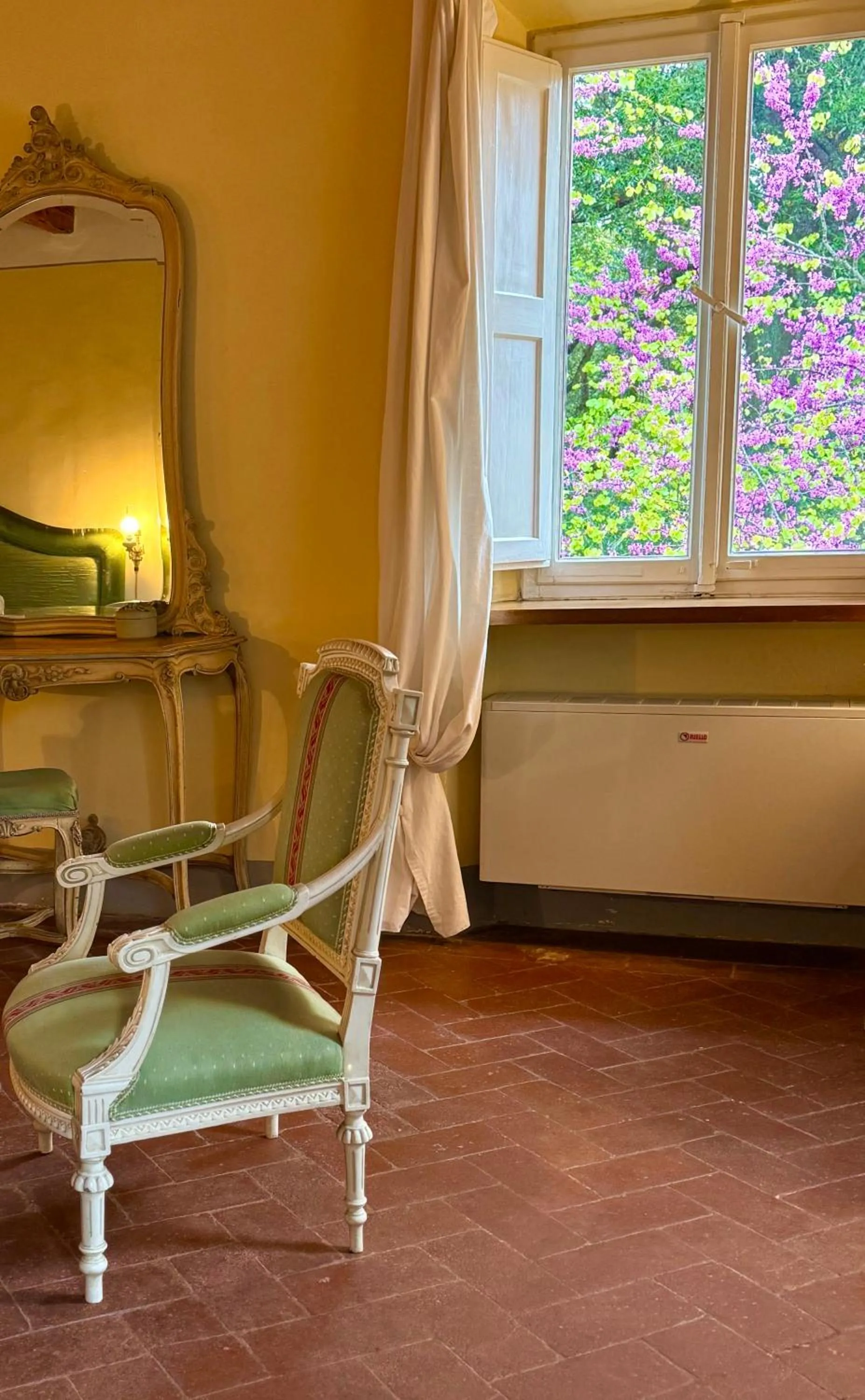 Villa La Dogana B&B di Charme - Historic Villa with a beautiful garden - private parking