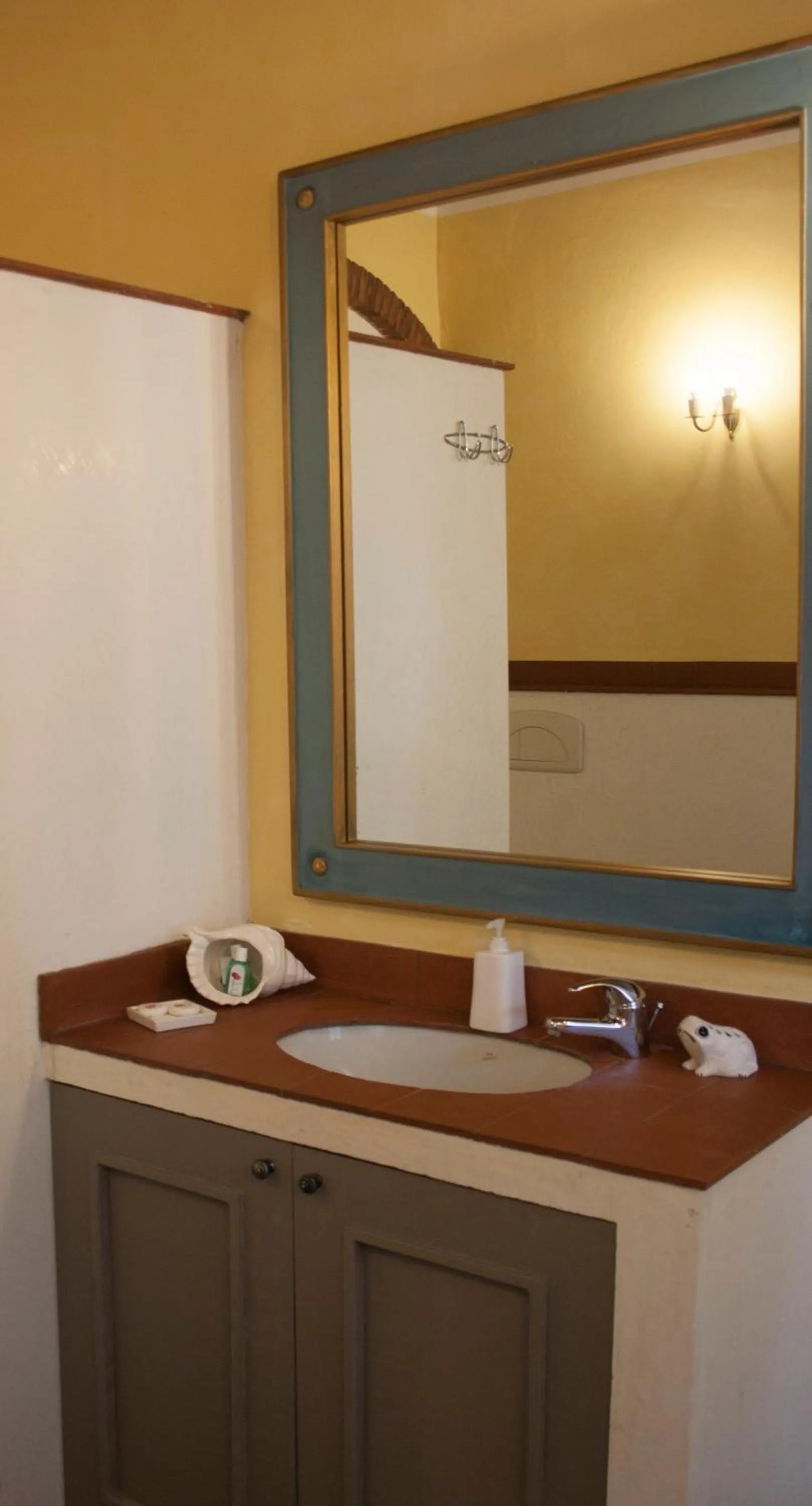 Bathroom in Villa La Dogana B&B di Charme - Historic Villa with a beautiful garden - private parking