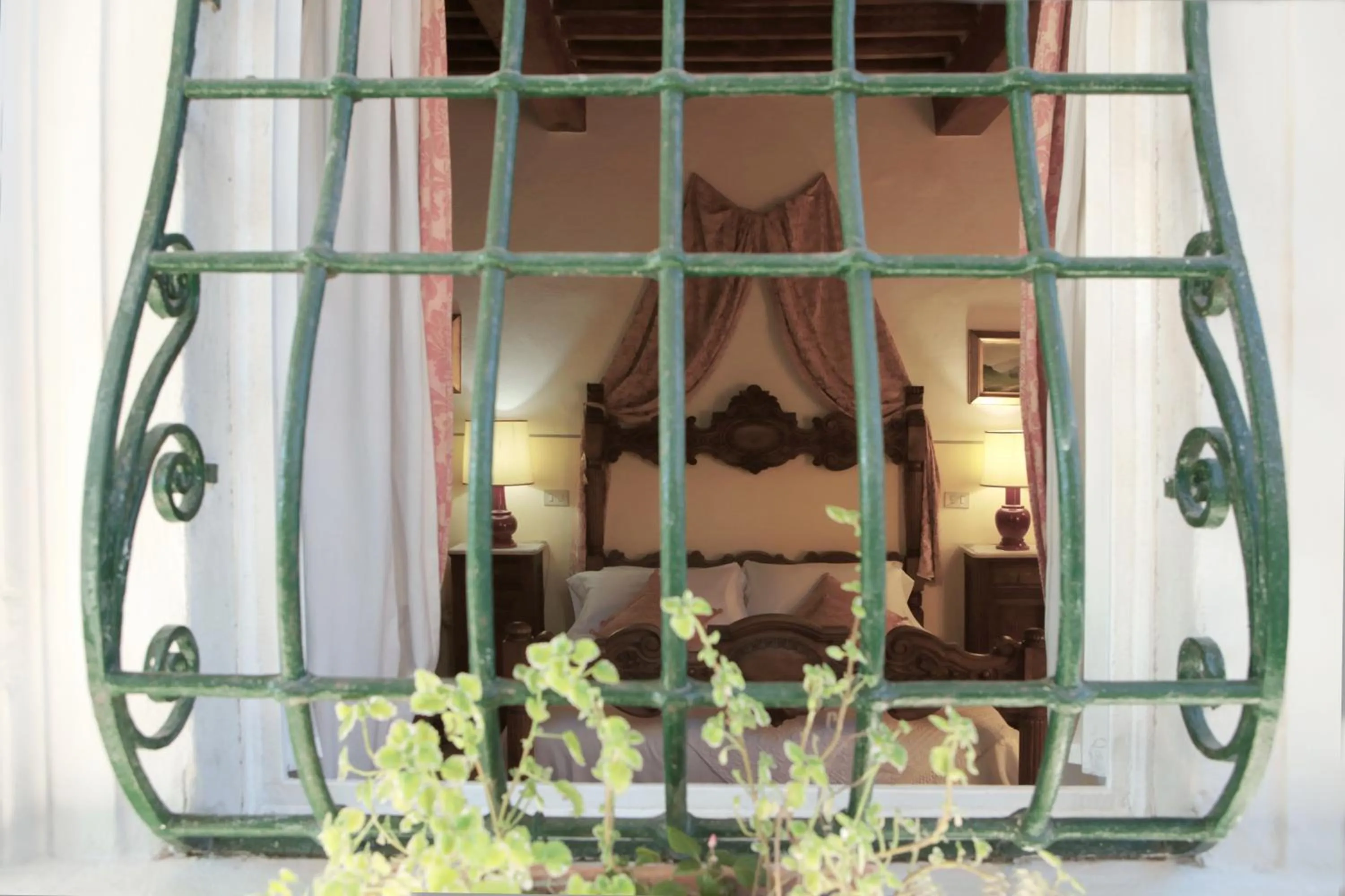 Bedroom in Villa La Dogana B&B di Charme - Historic Villa with a beautiful garden - private parking