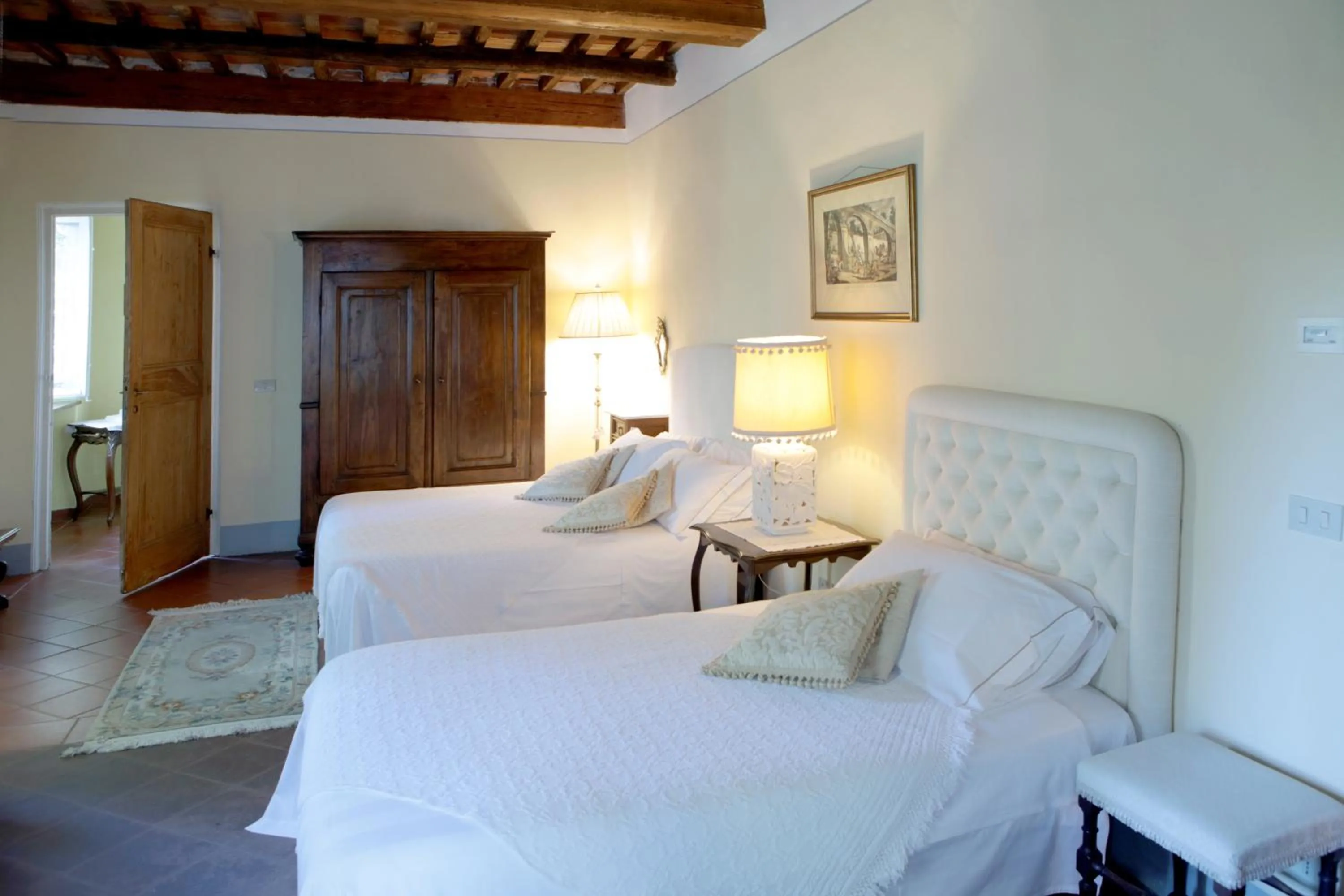 Bedroom, Bed in Villa La Dogana B&B di Charme - Historic Villa with a beautiful garden - private parking