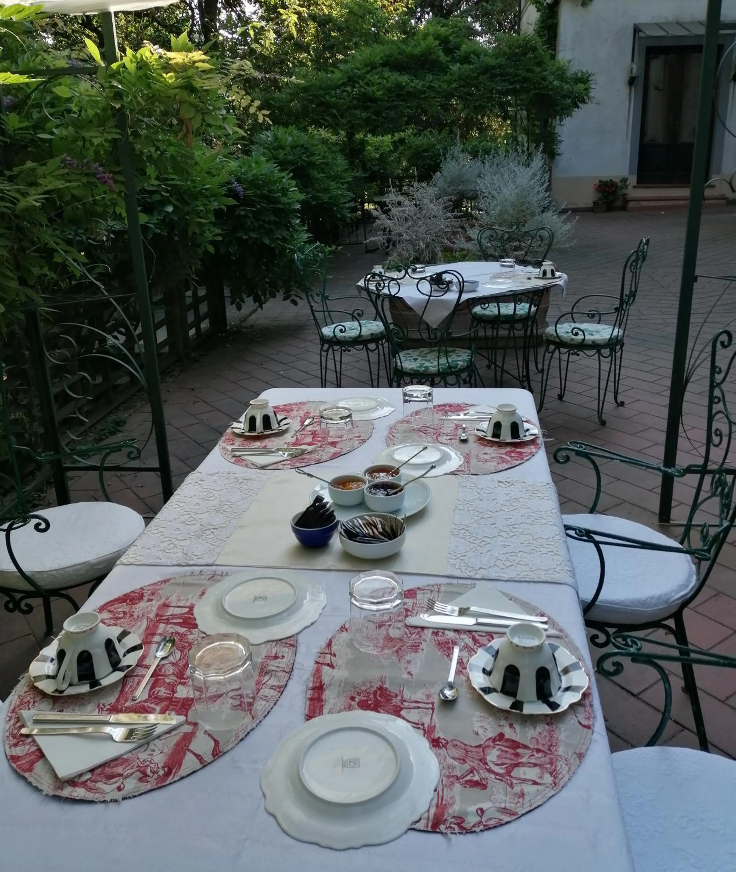 Villa La Dogana B&B di Charme - Historic Villa with a beautiful garden - private parking