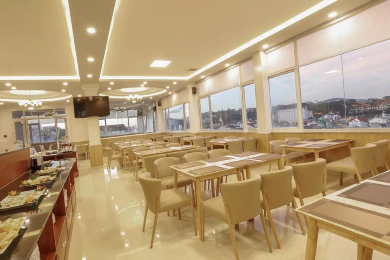 Restaurant/places to eat in Interstella Hotel