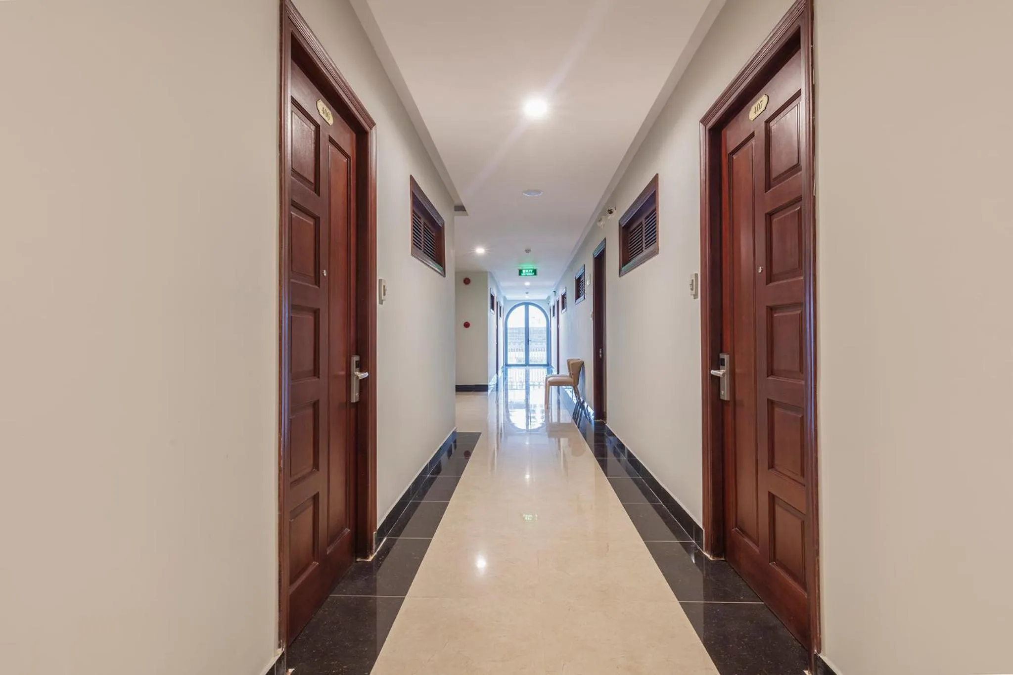 Neighbourhood in Interstella Hotel