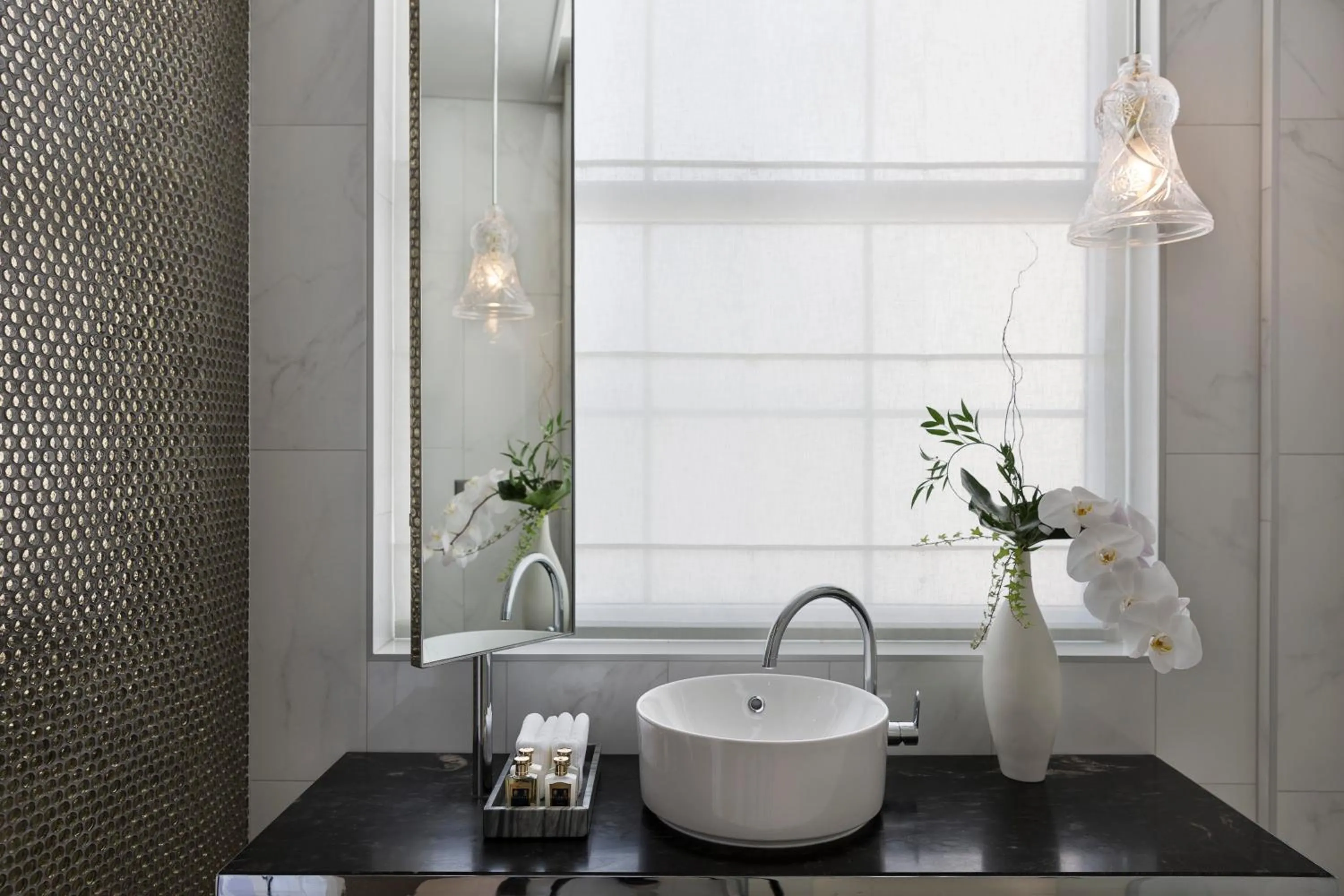 Bathroom in Fable Auckland, MGallery