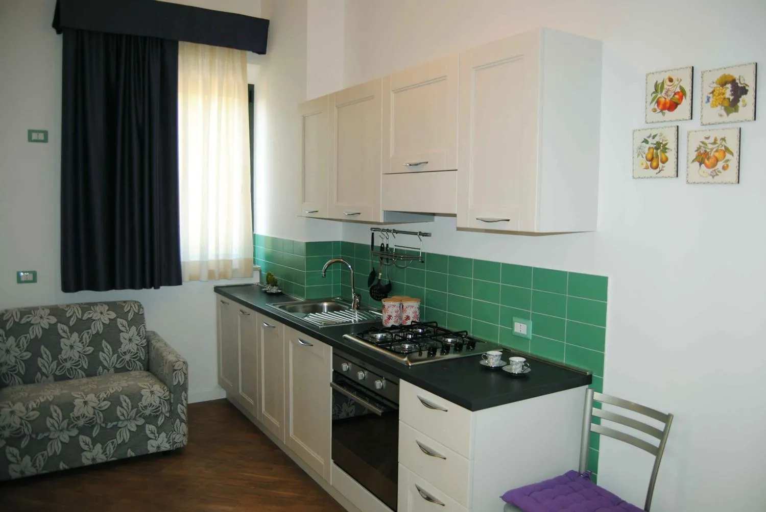 Kitchen or kitchenette in Agriturismo Il Falco