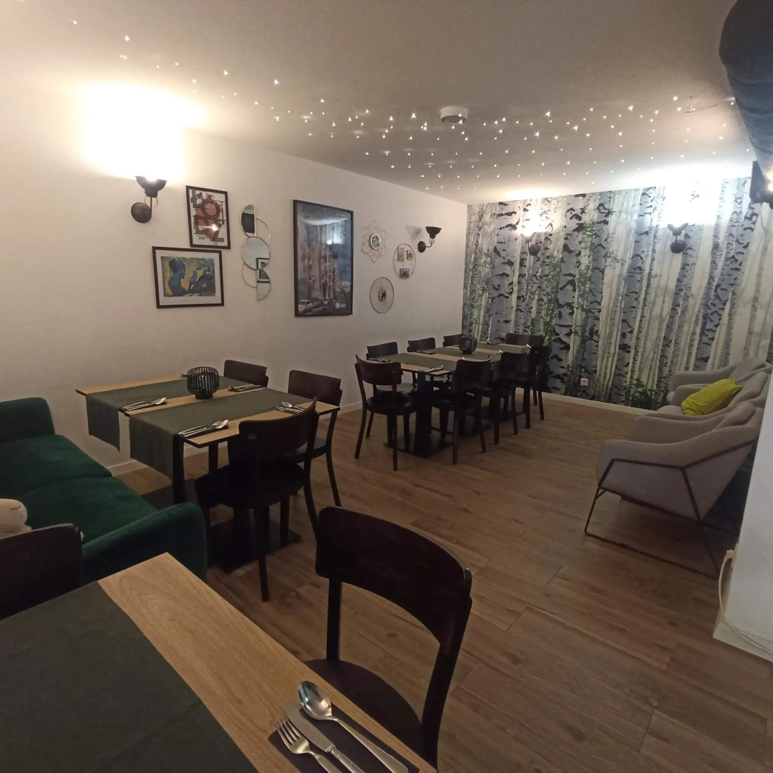 Restaurant/places to eat in Arche Residence Łódź