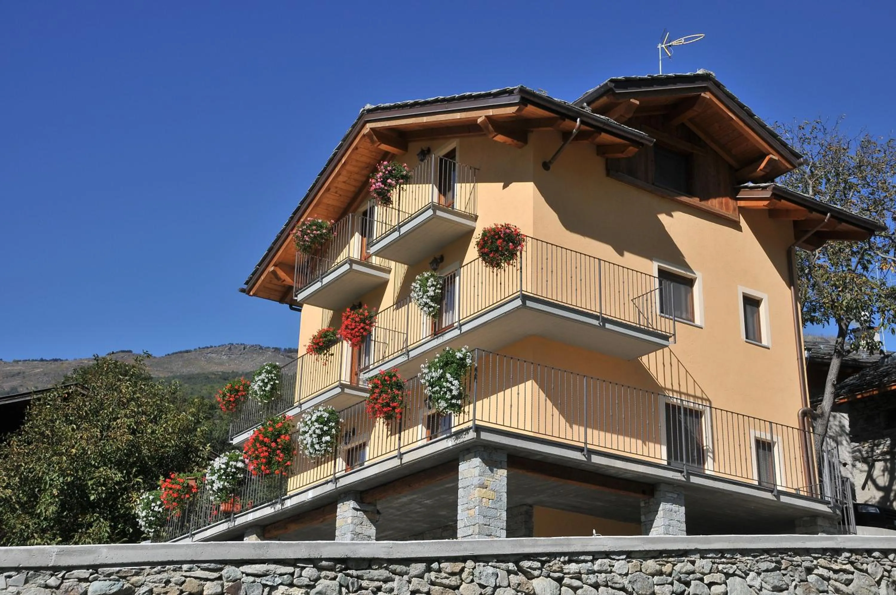 Property building in Affittacamere Les Noyers