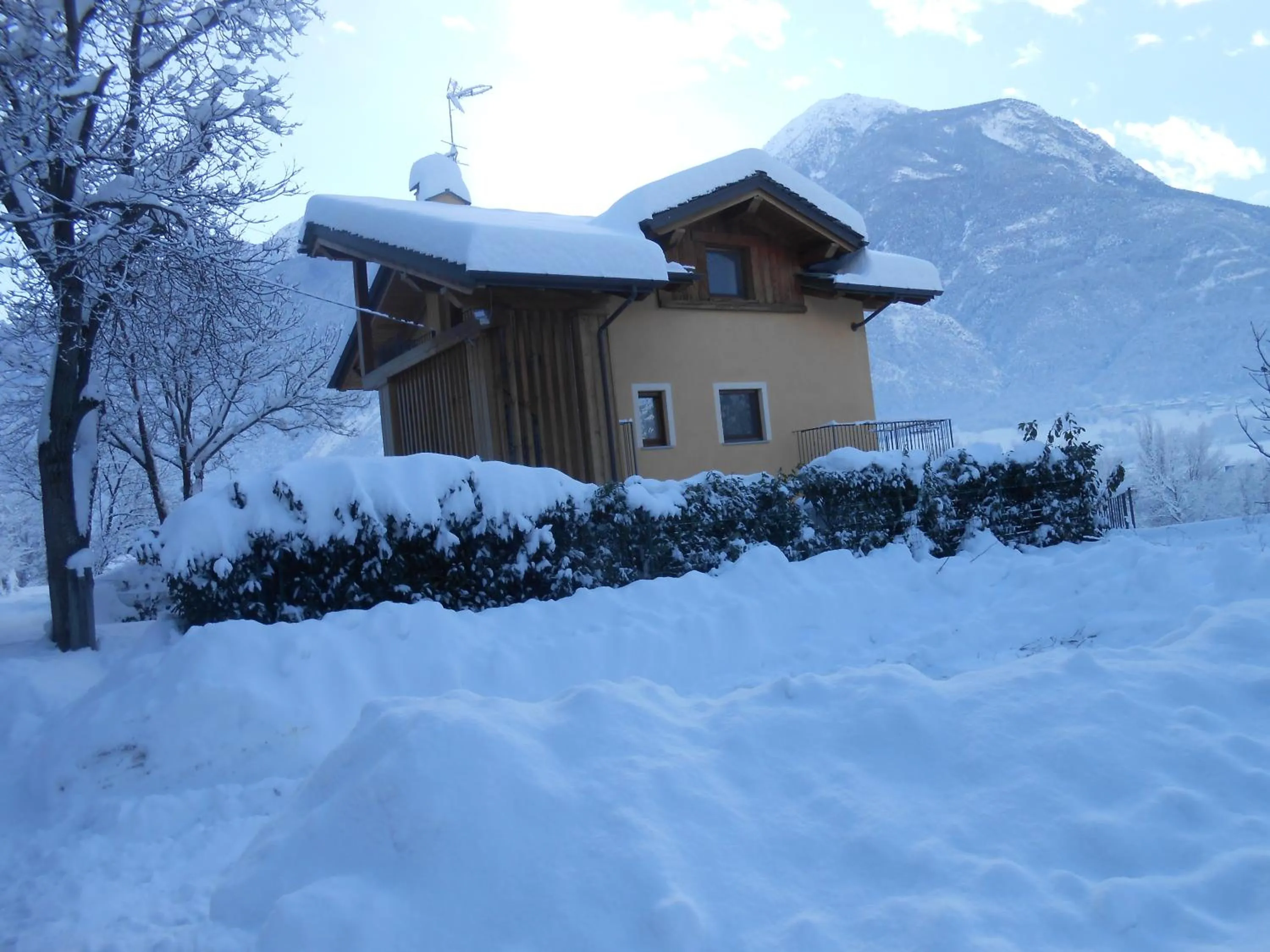 Property building in Affittacamere Les Noyers