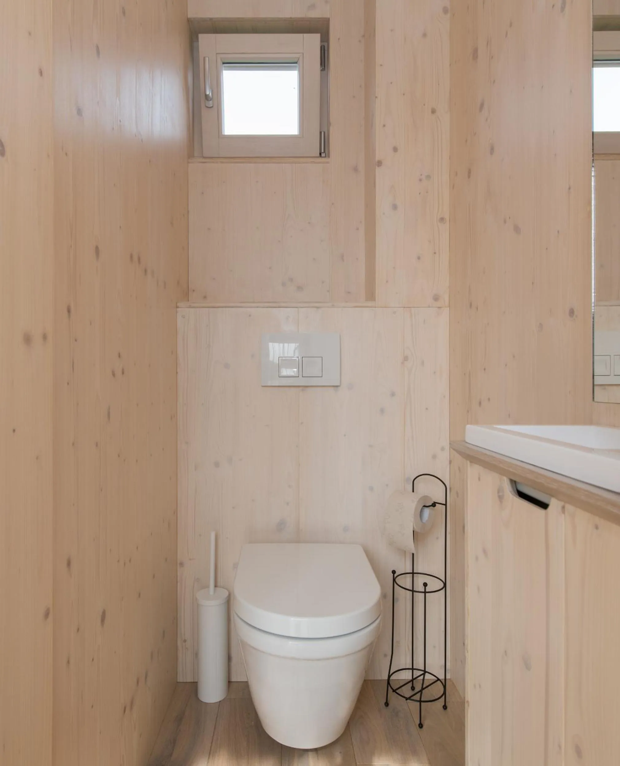 Toilet in Fields of Ellis