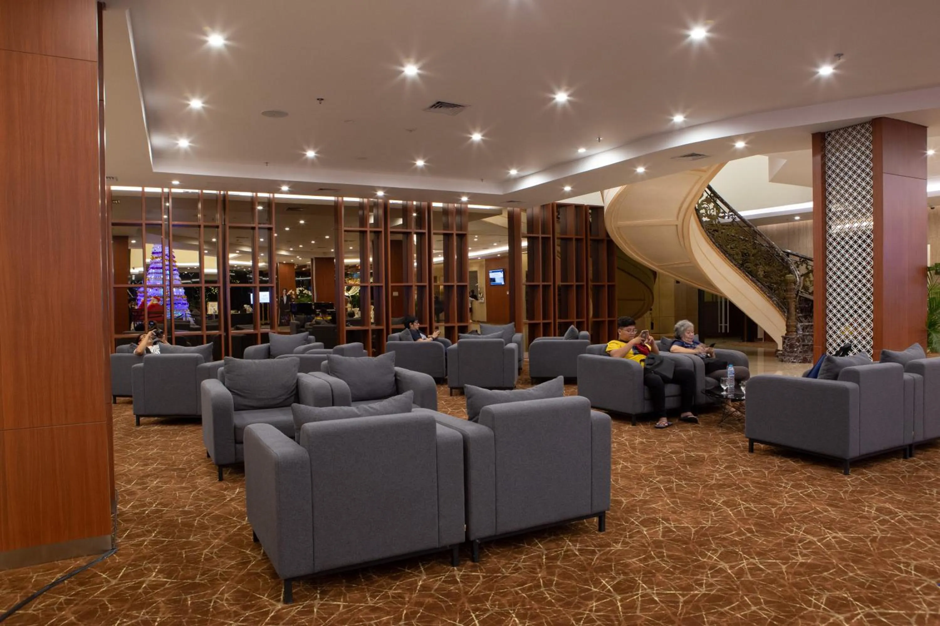 Lobby or reception in Avenzel Hotel & Convention Cibubur