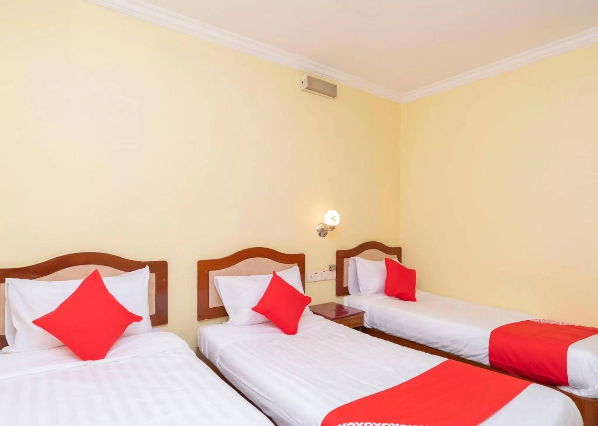 Bed in FULLY HOTEL JOHOR JAYA