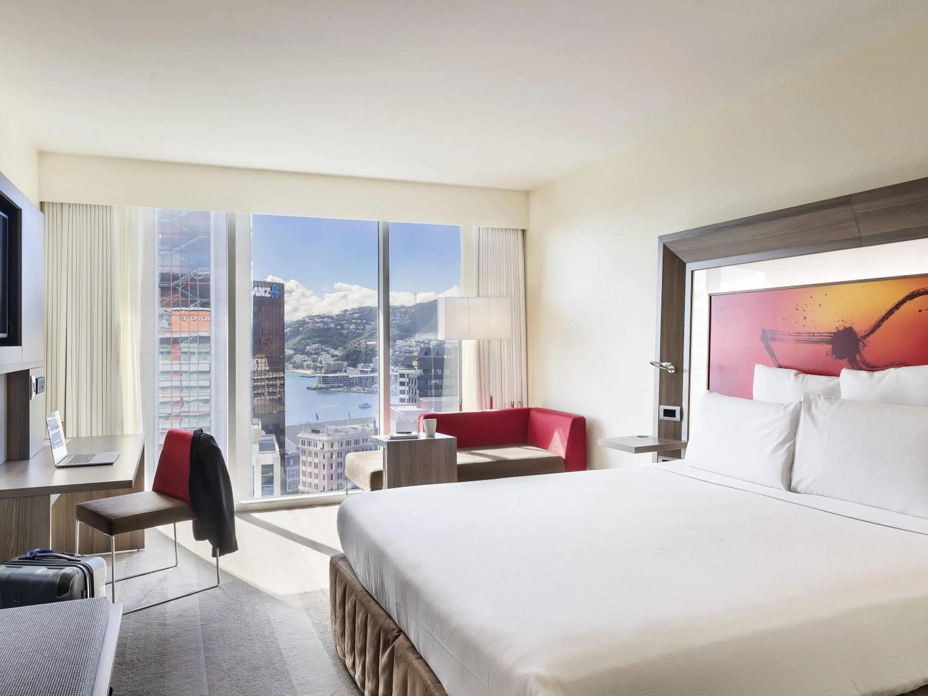Property building, Bed in Novotel Wellington