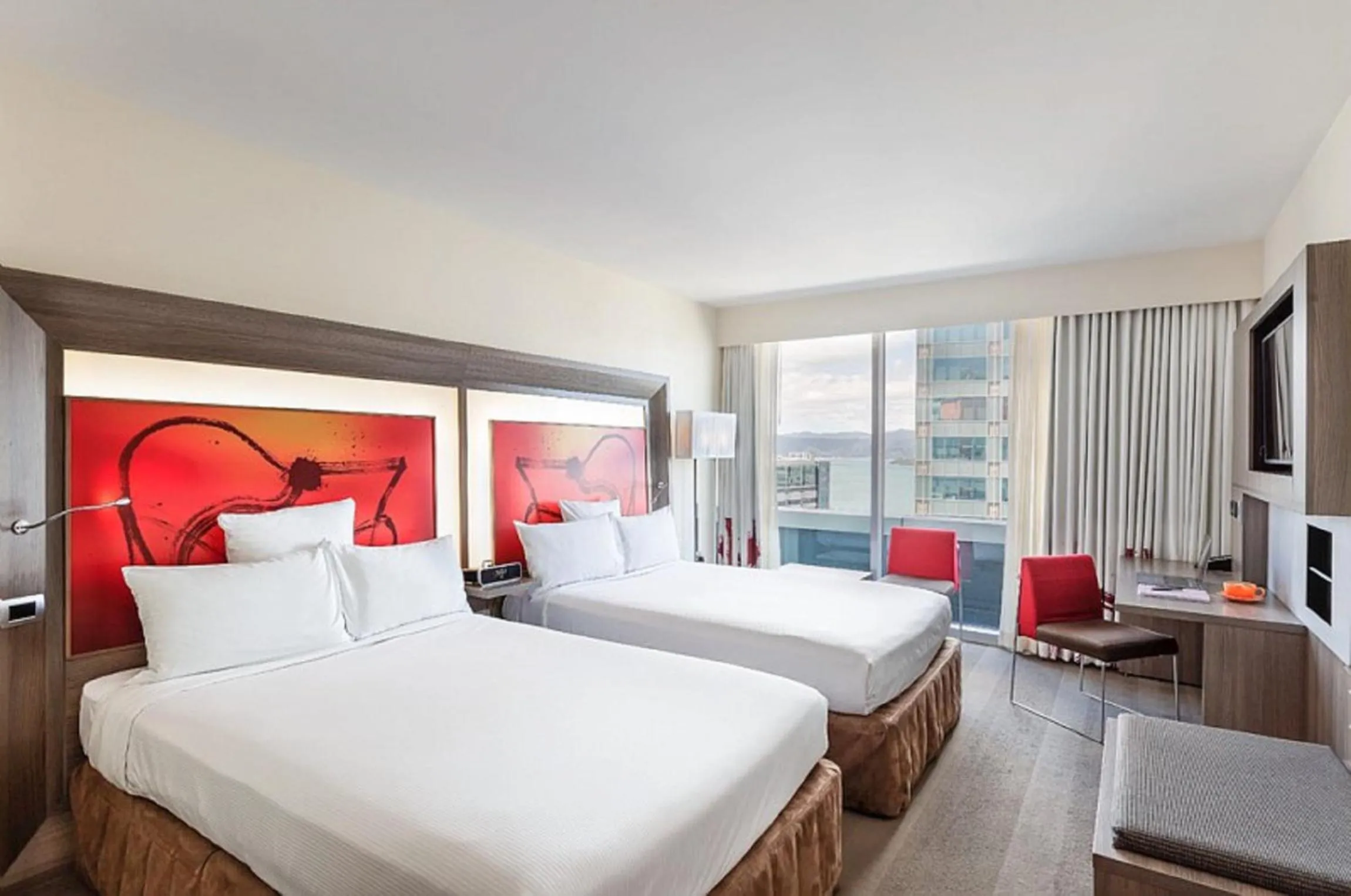 Guests, Bed in Novotel Wellington