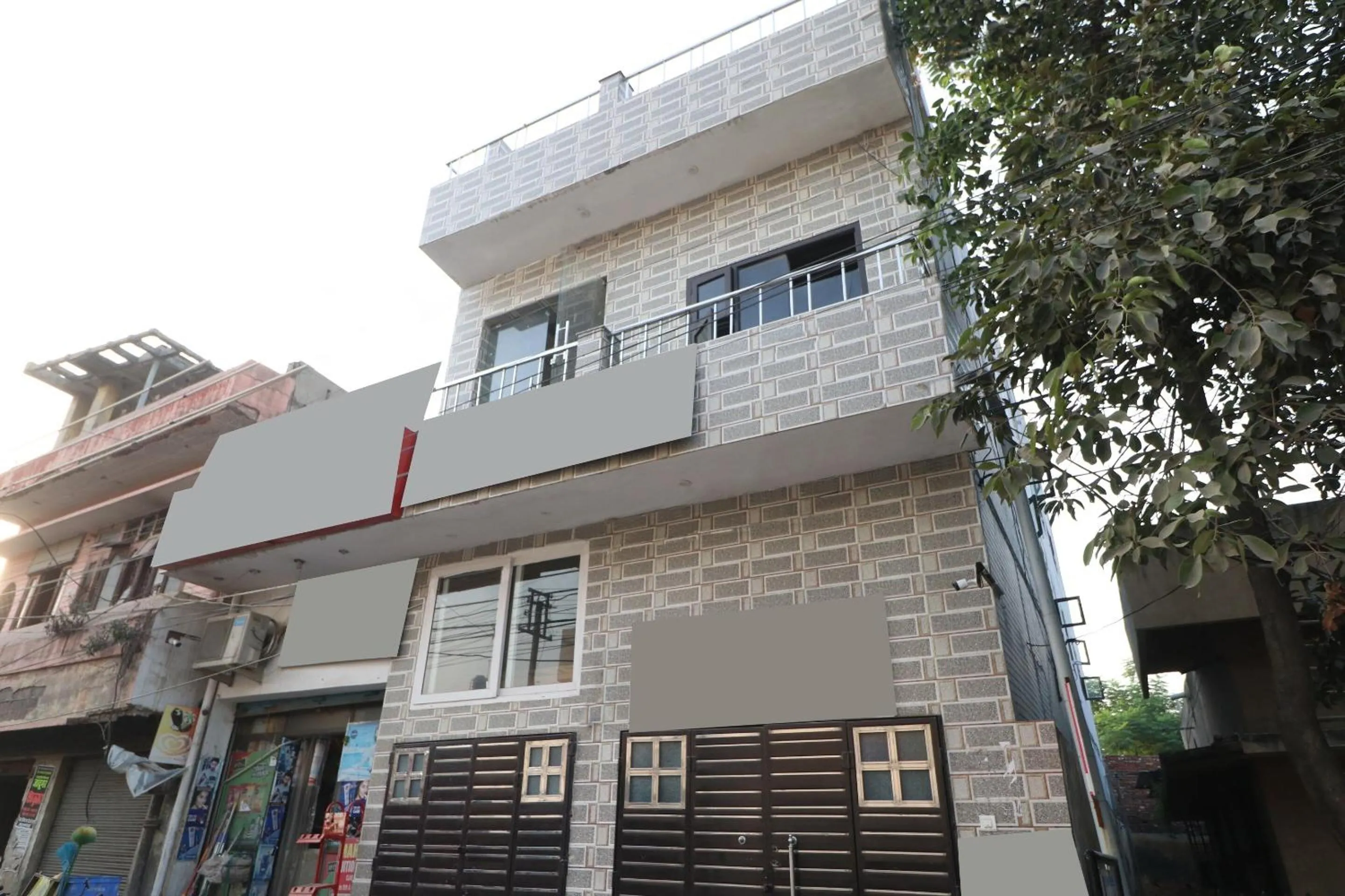 Facade/entrance in Hotel O Max