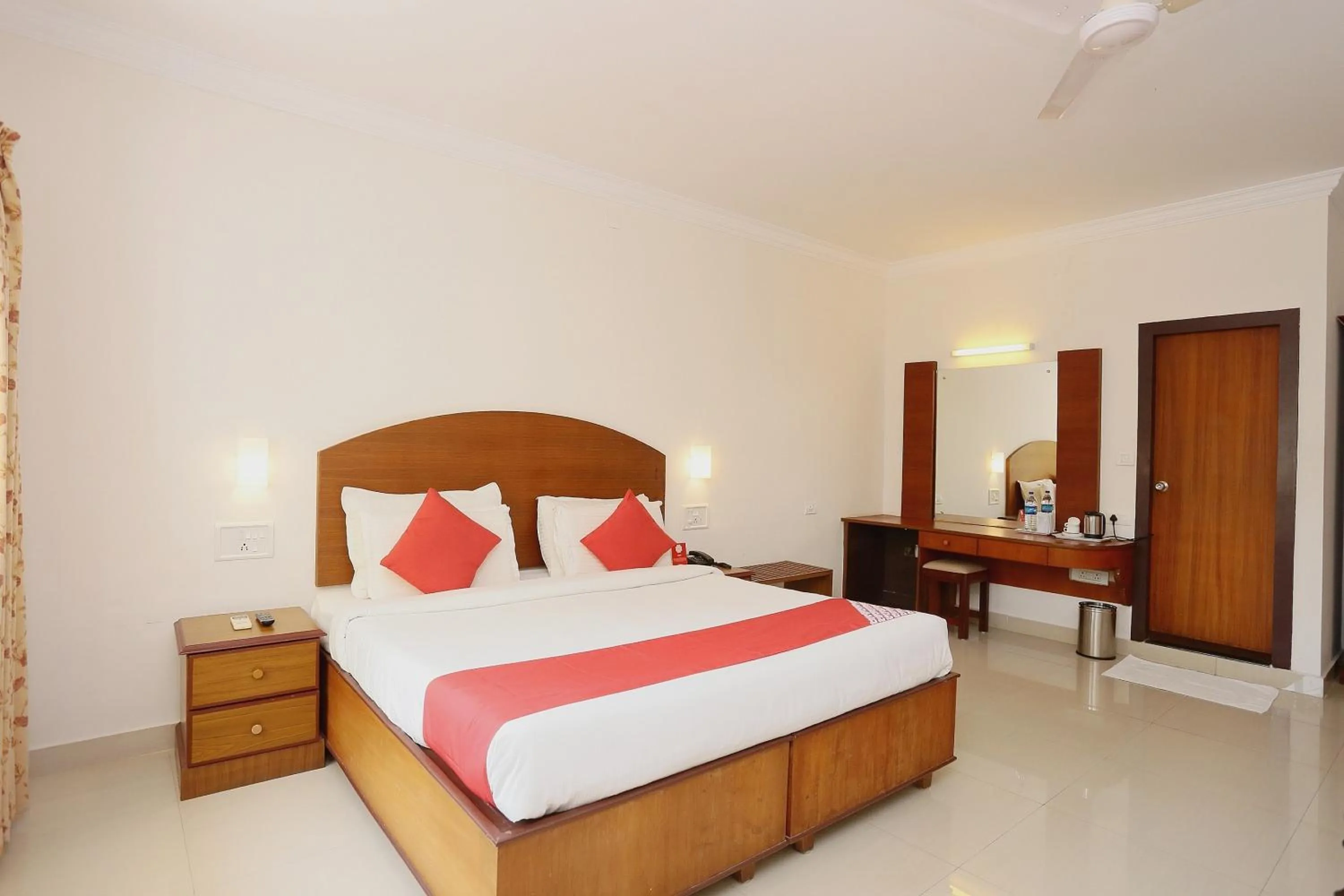 Bedroom, Bed in Townhouse Dona Castle