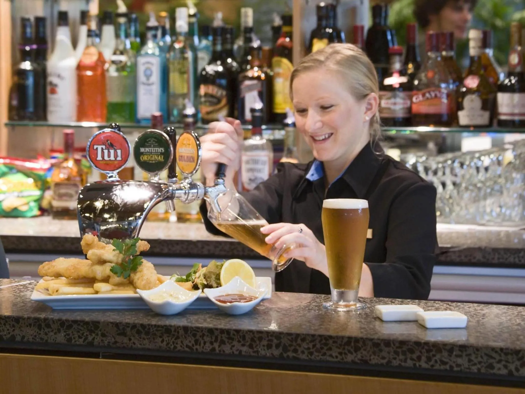 Lounge or bar in Novotel Auckland Ellerslie