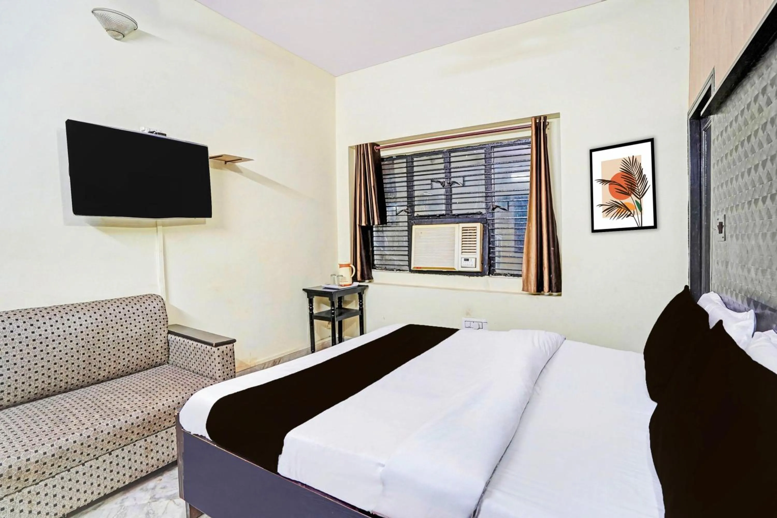Bedroom, Bed in Super Collection O Mathura Near Railway Station