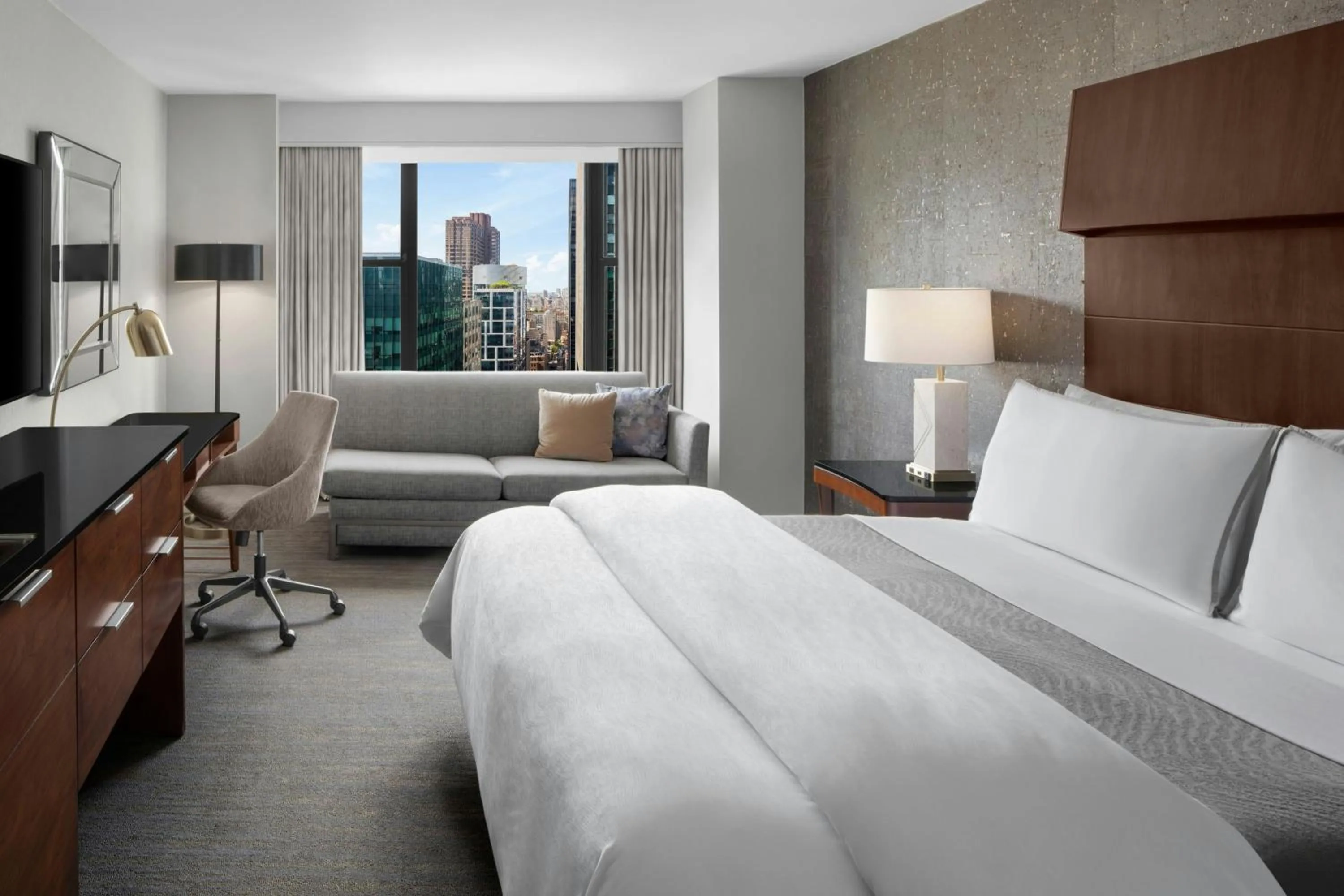 Bedroom, Bed in The Westin New York Grand Central