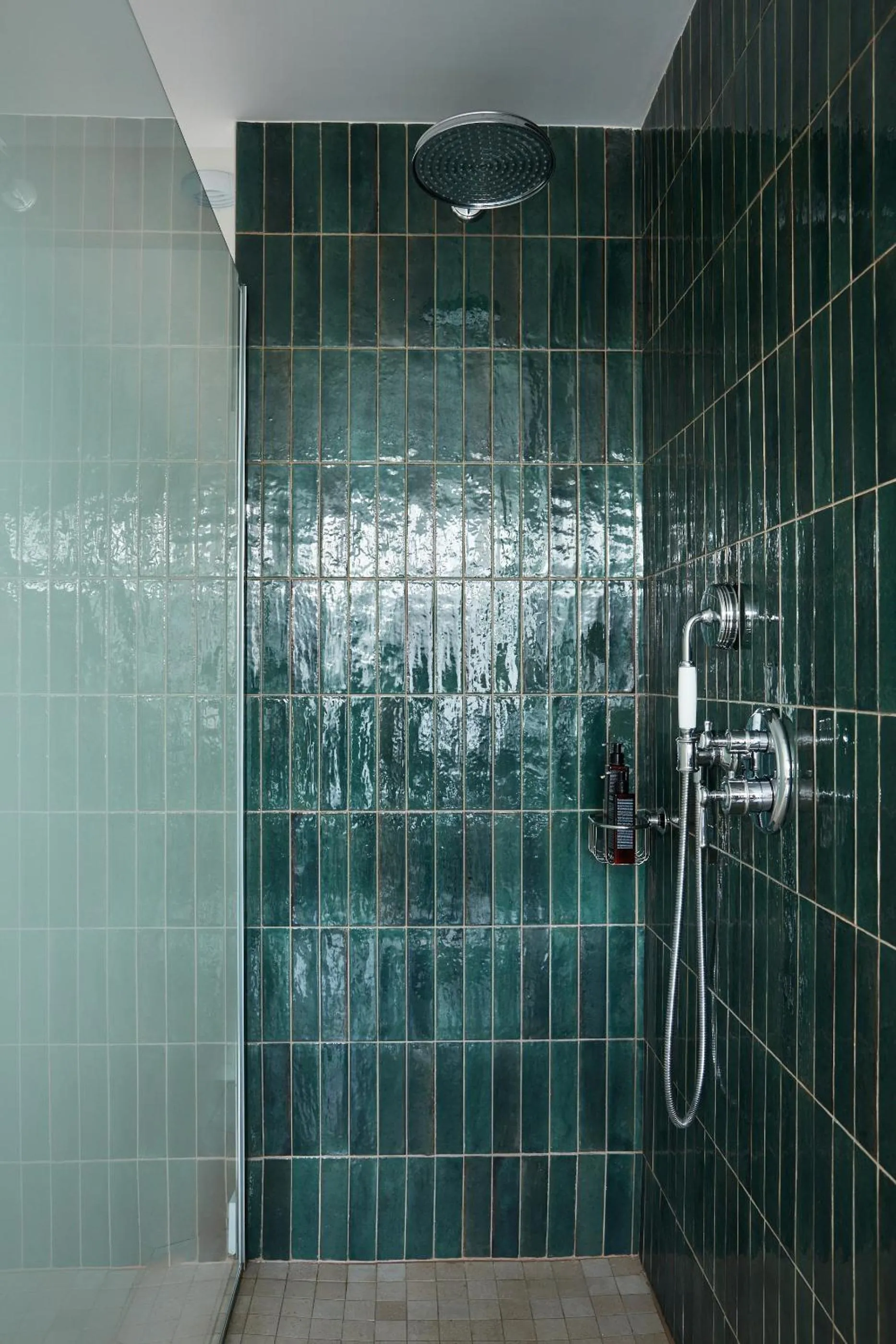 Shower in La Closerie des Capucines