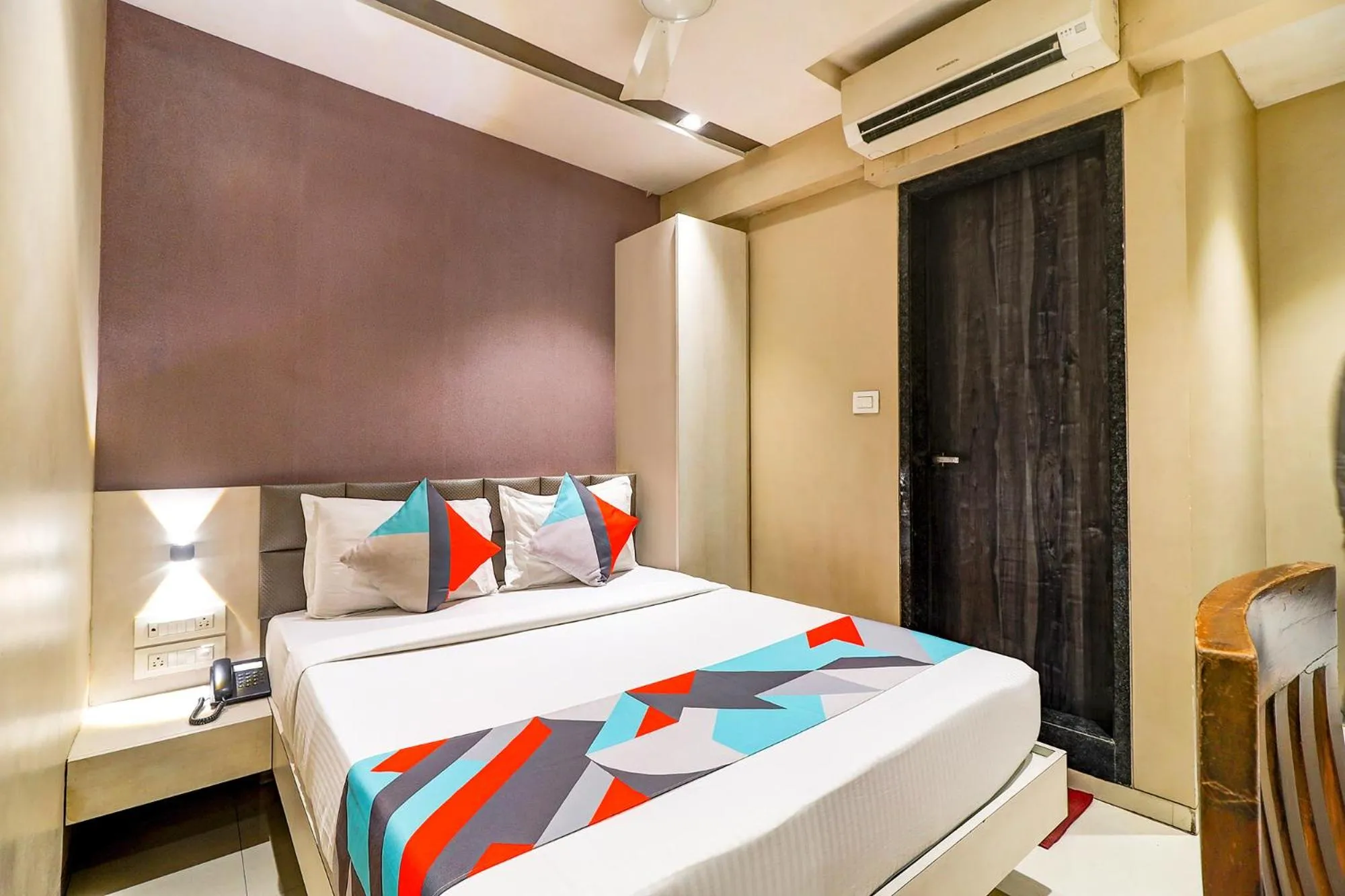 Bedroom, Bed in FabHotel Grand Heritage - Nr BKC