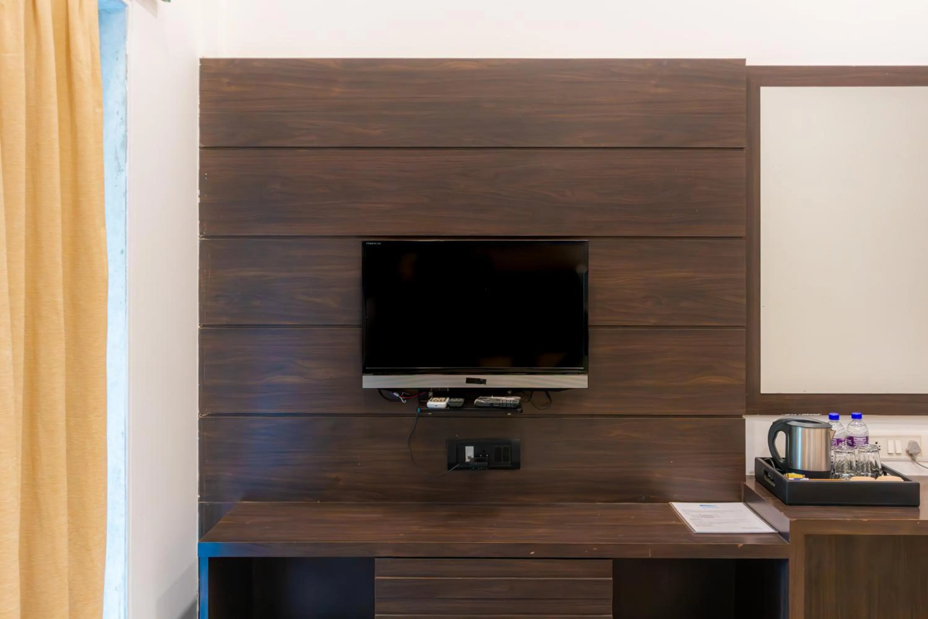 TV and multimedia in Treebo The Blue Roof