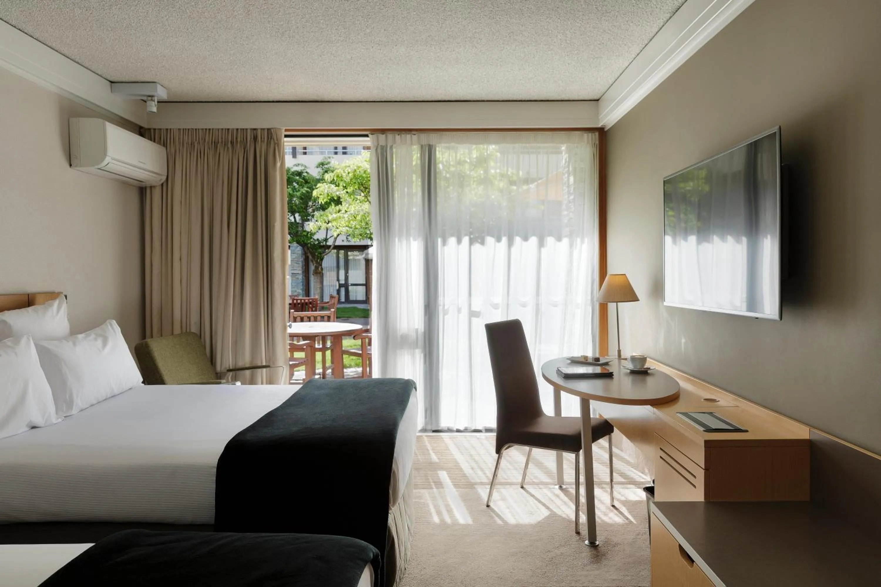 Photo of the whole room, Bed in Novotel Queenstown Lakeside