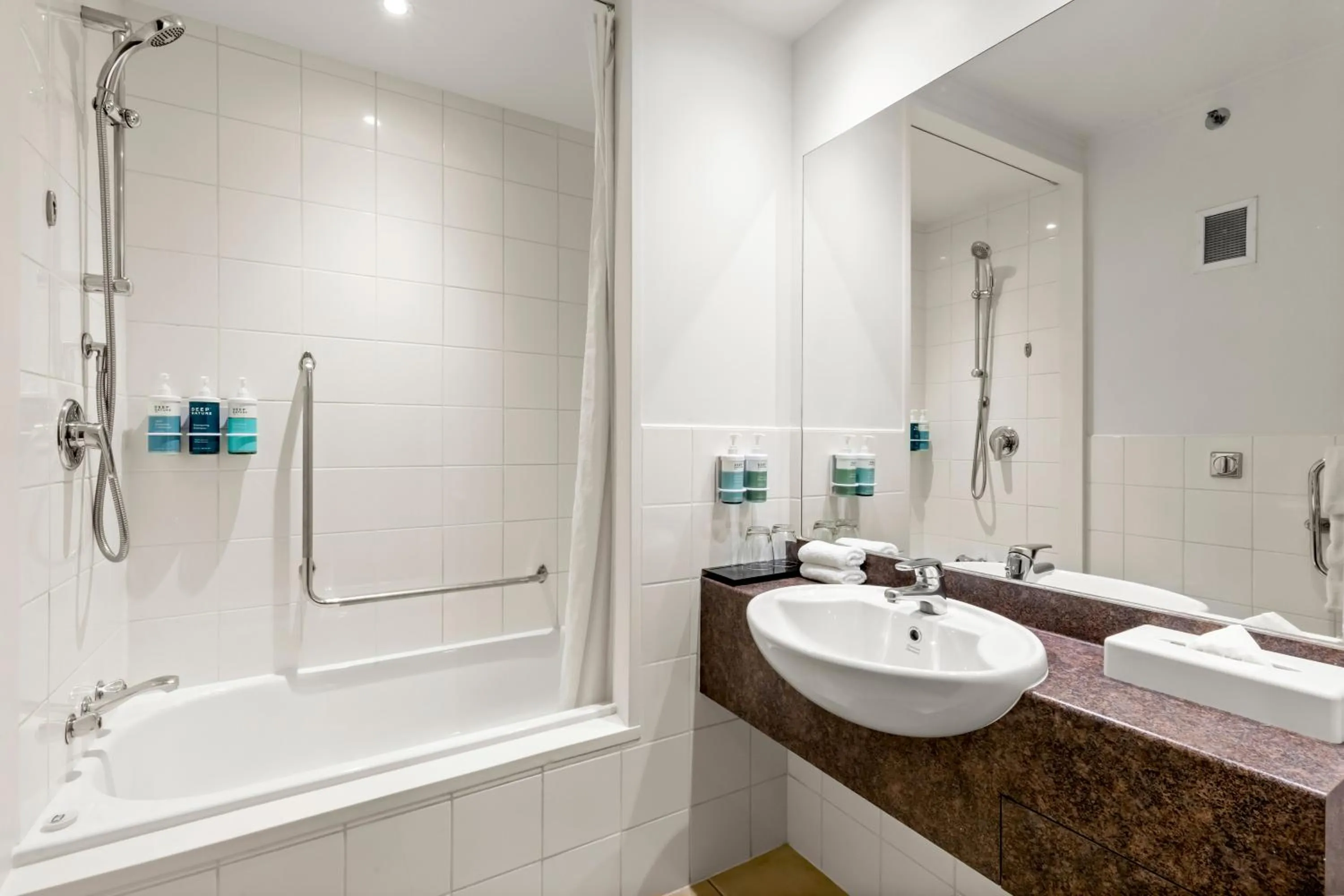 Bathroom in Novotel Queenstown Lakeside