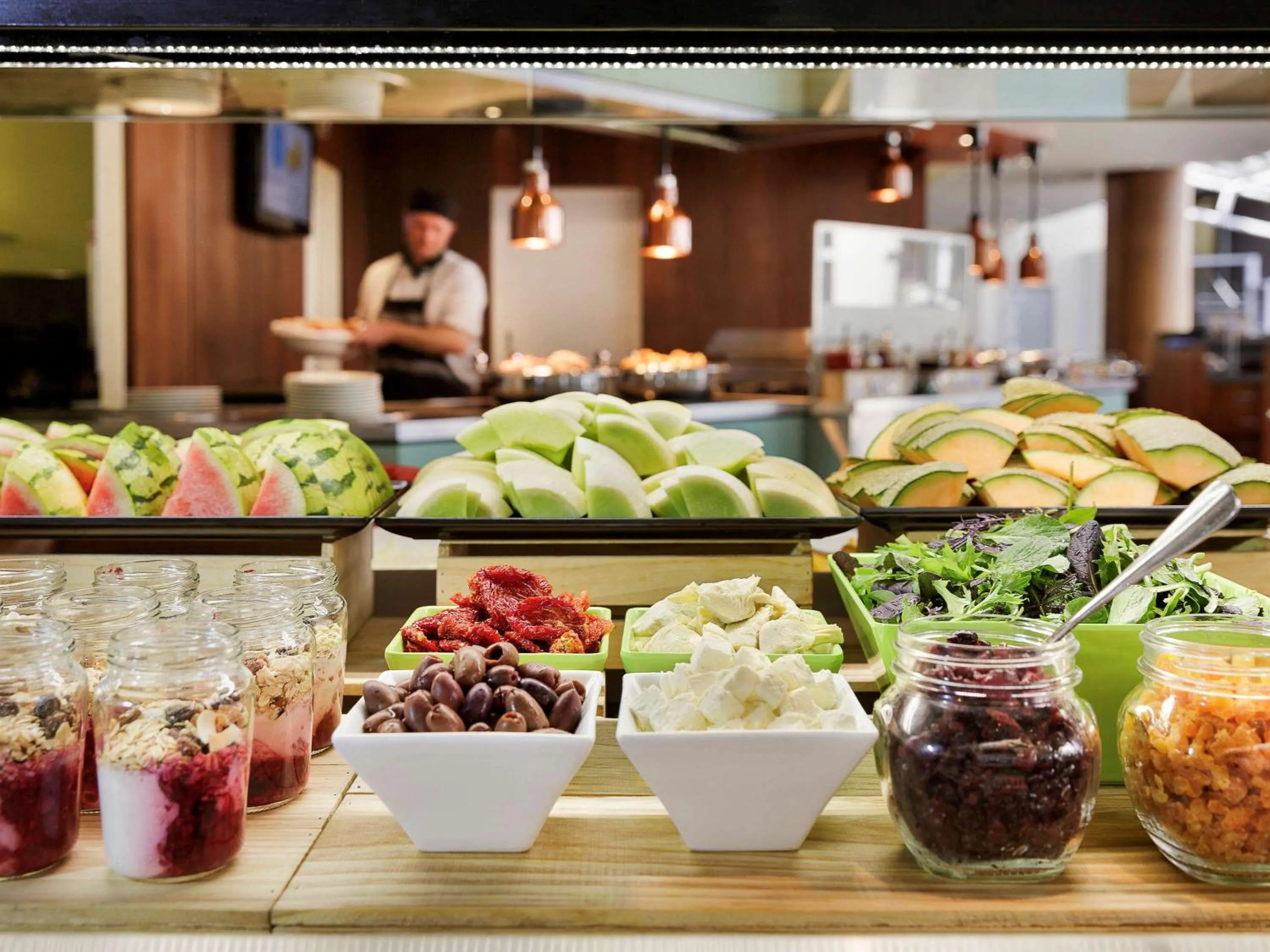 Restaurant/places to eat in Novotel Queenstown Lakeside