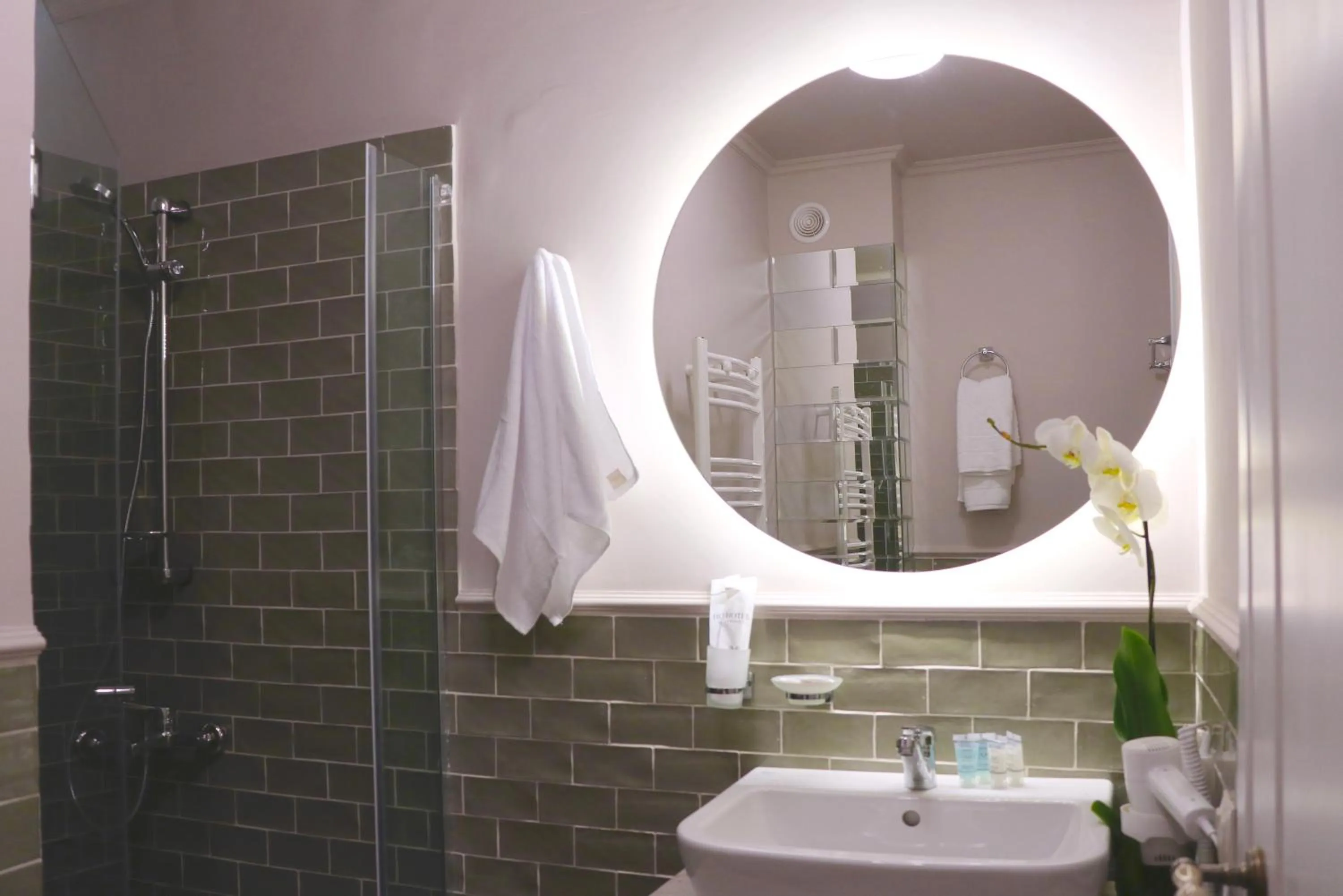 Omart Hotel - Gallery