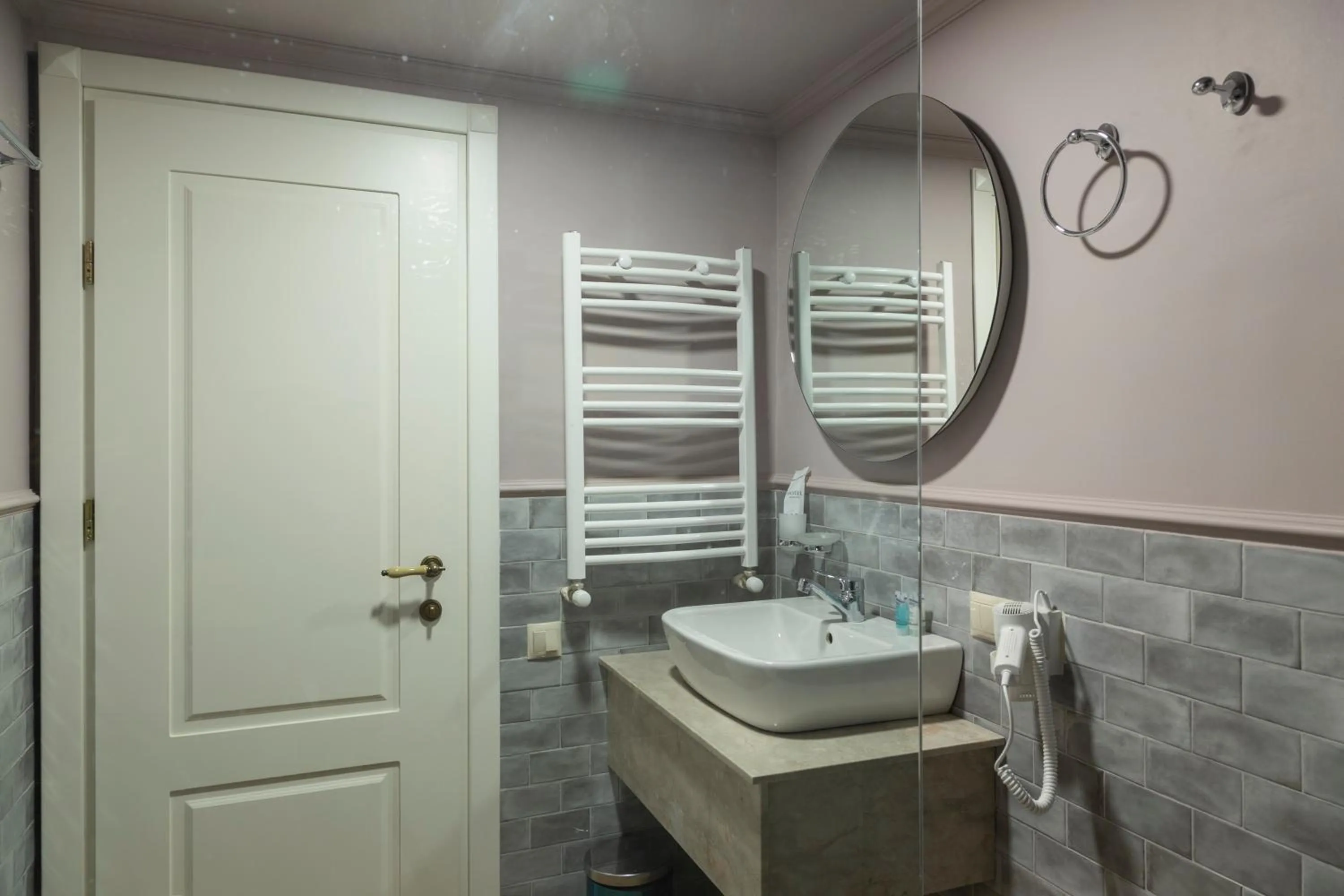 Omart Hotel - Gallery