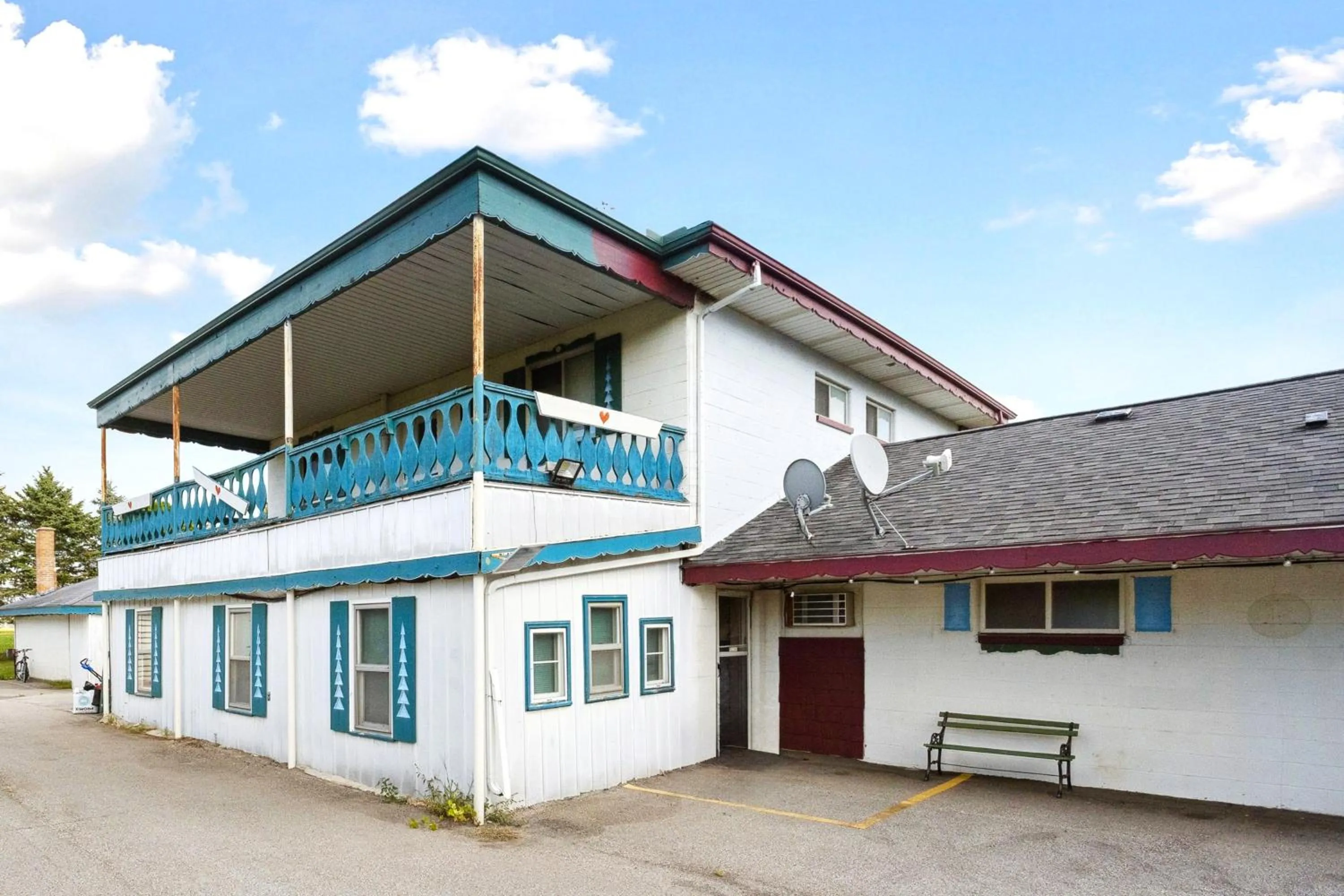 Property building in Currys Motel by OYO Saginaw MI