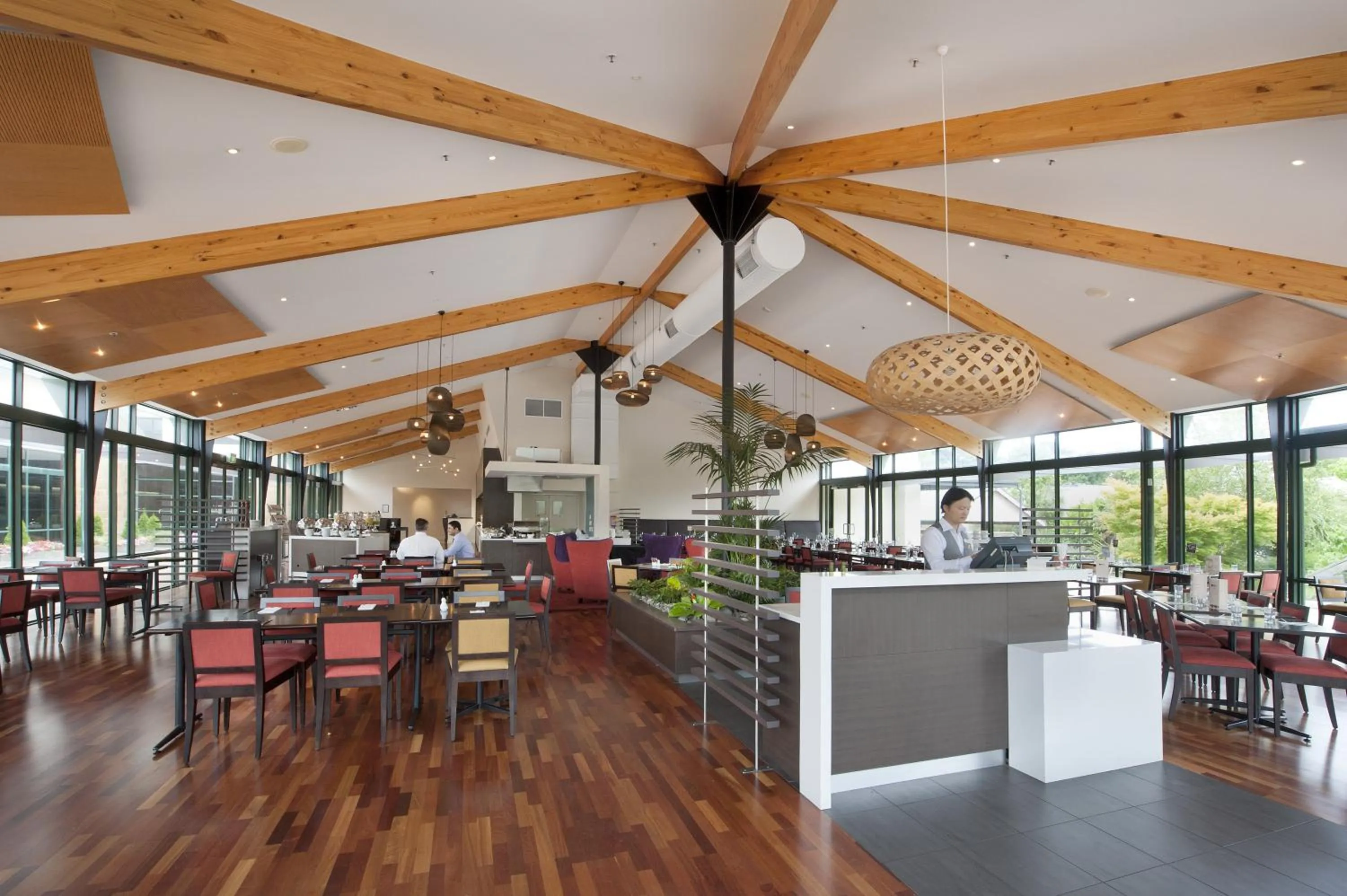 Restaurant/places to eat in Novotel Rotorua Lakeside