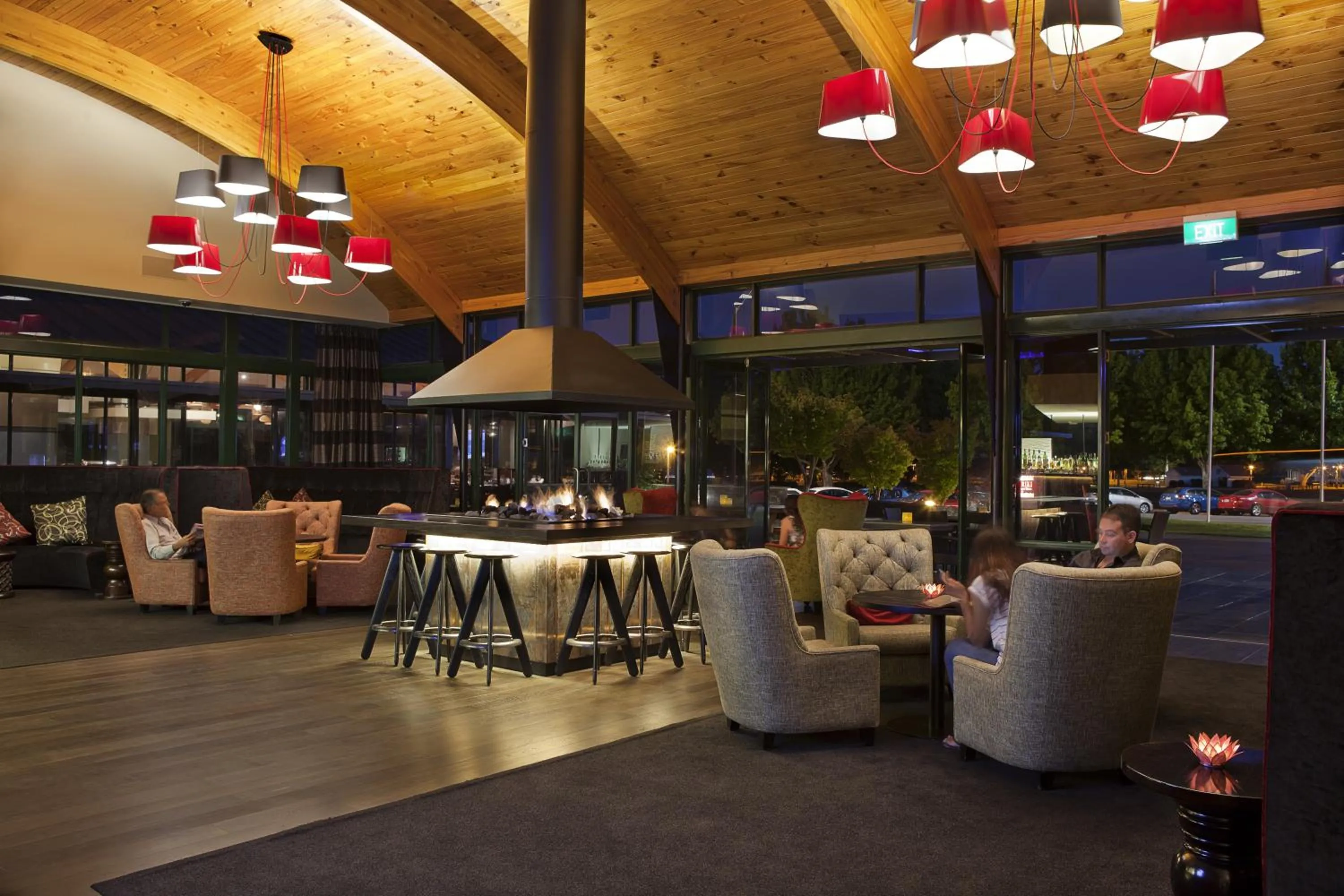 Lounge or bar in Novotel Rotorua Lakeside