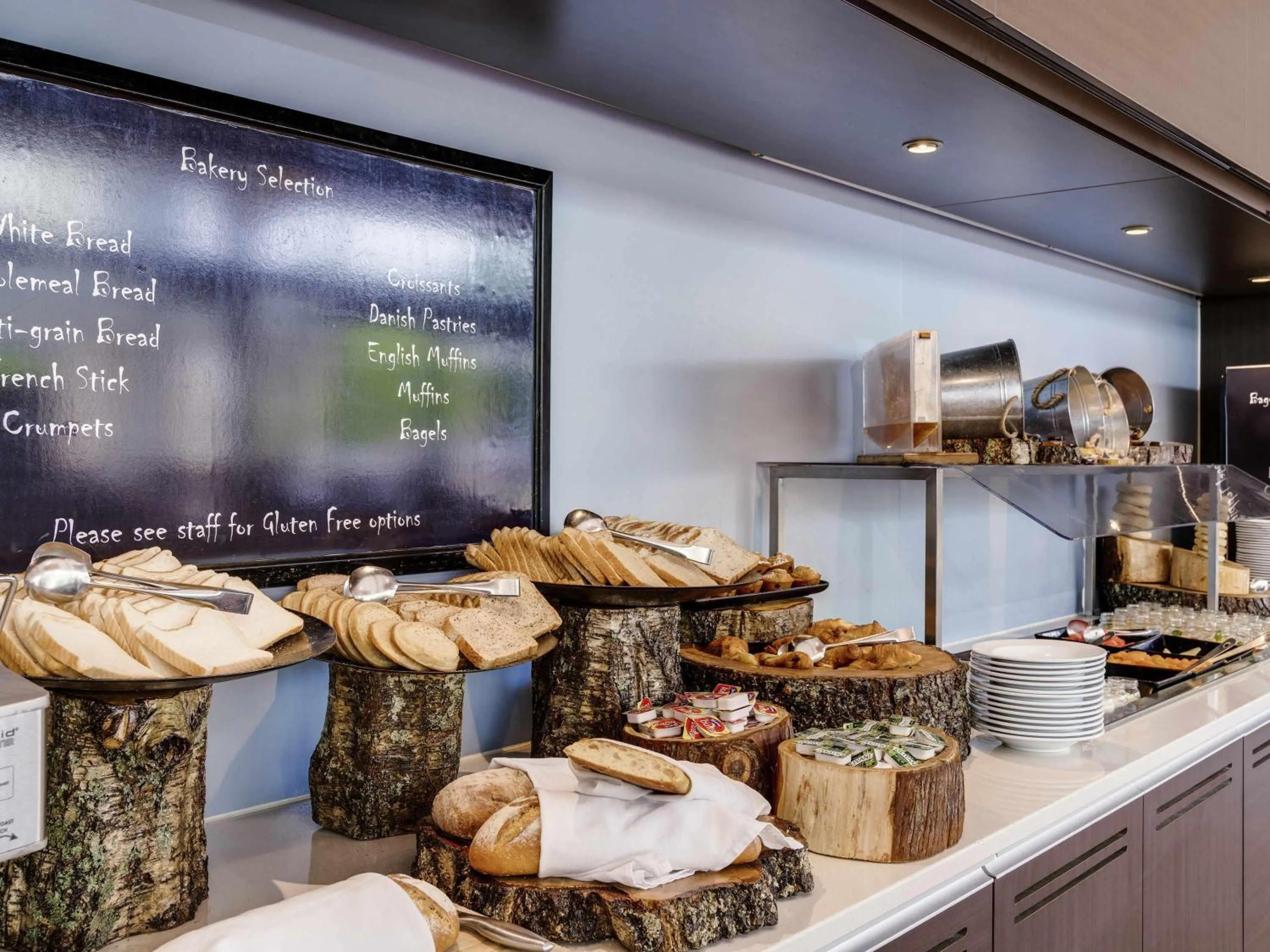 Restaurant/places to eat in Novotel Rotorua Lakeside