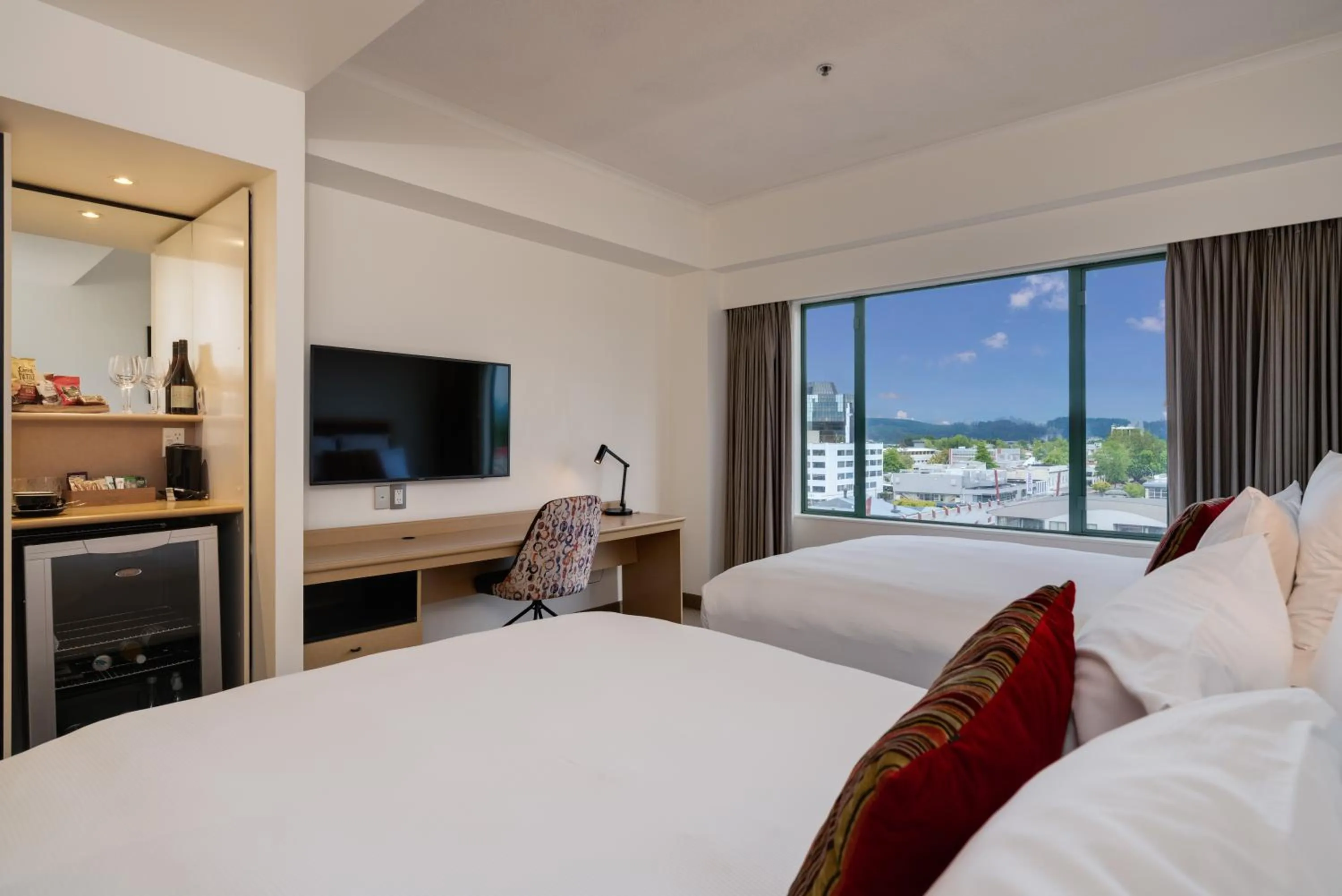 TV and multimedia, Bed in Novotel Rotorua Lakeside