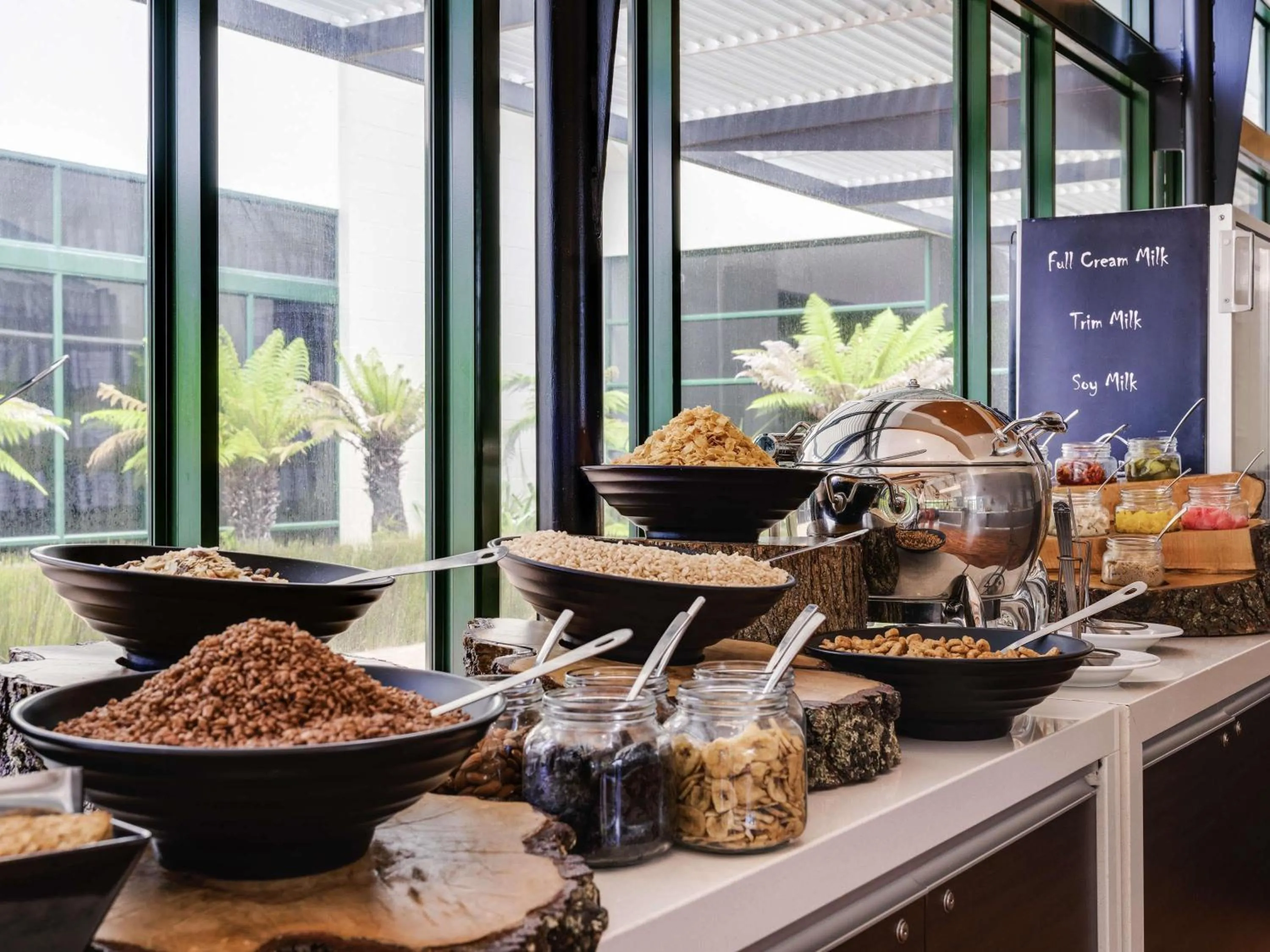 Restaurant/places to eat in Novotel Rotorua Lakeside