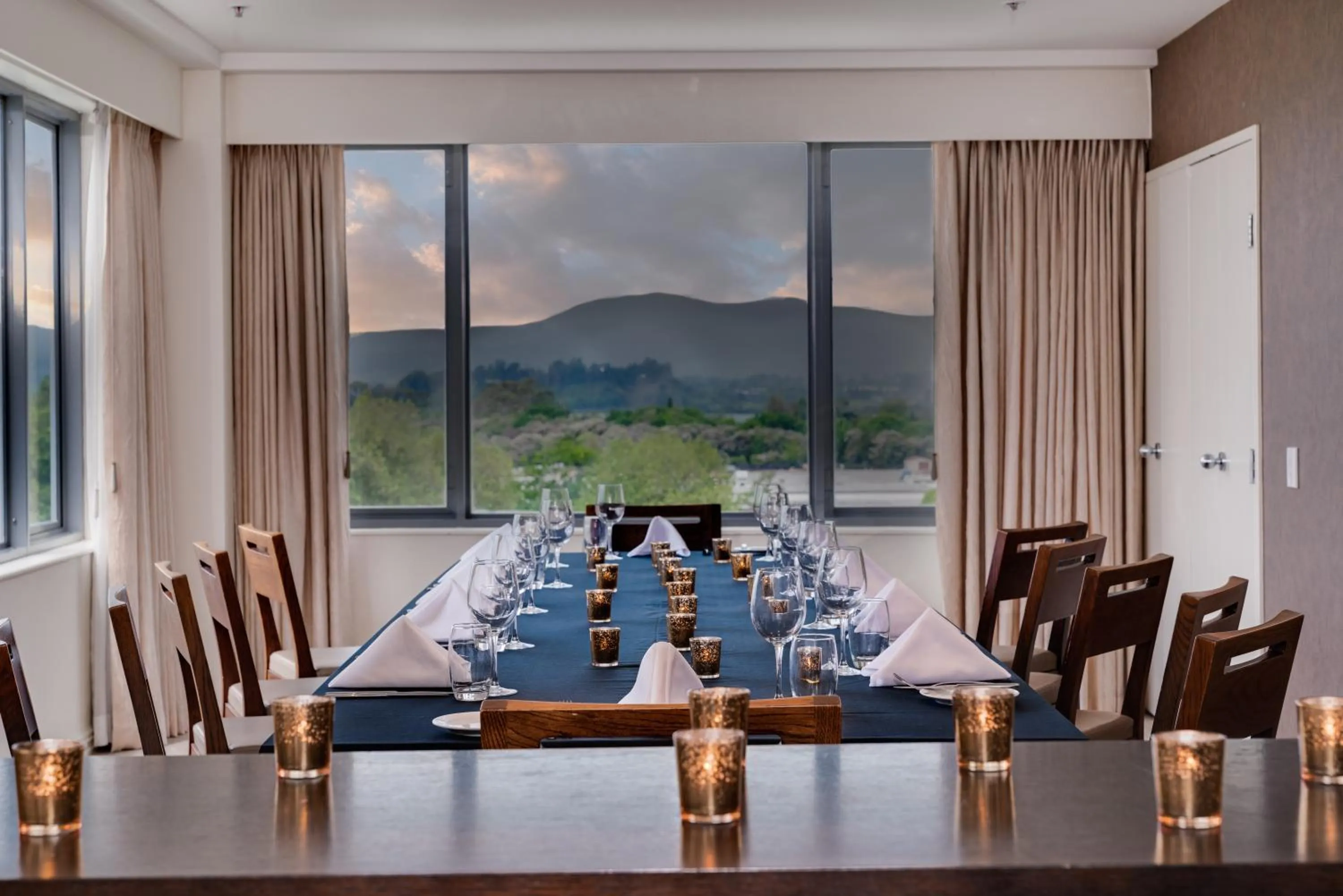 Living room in Novotel Rotorua Lakeside