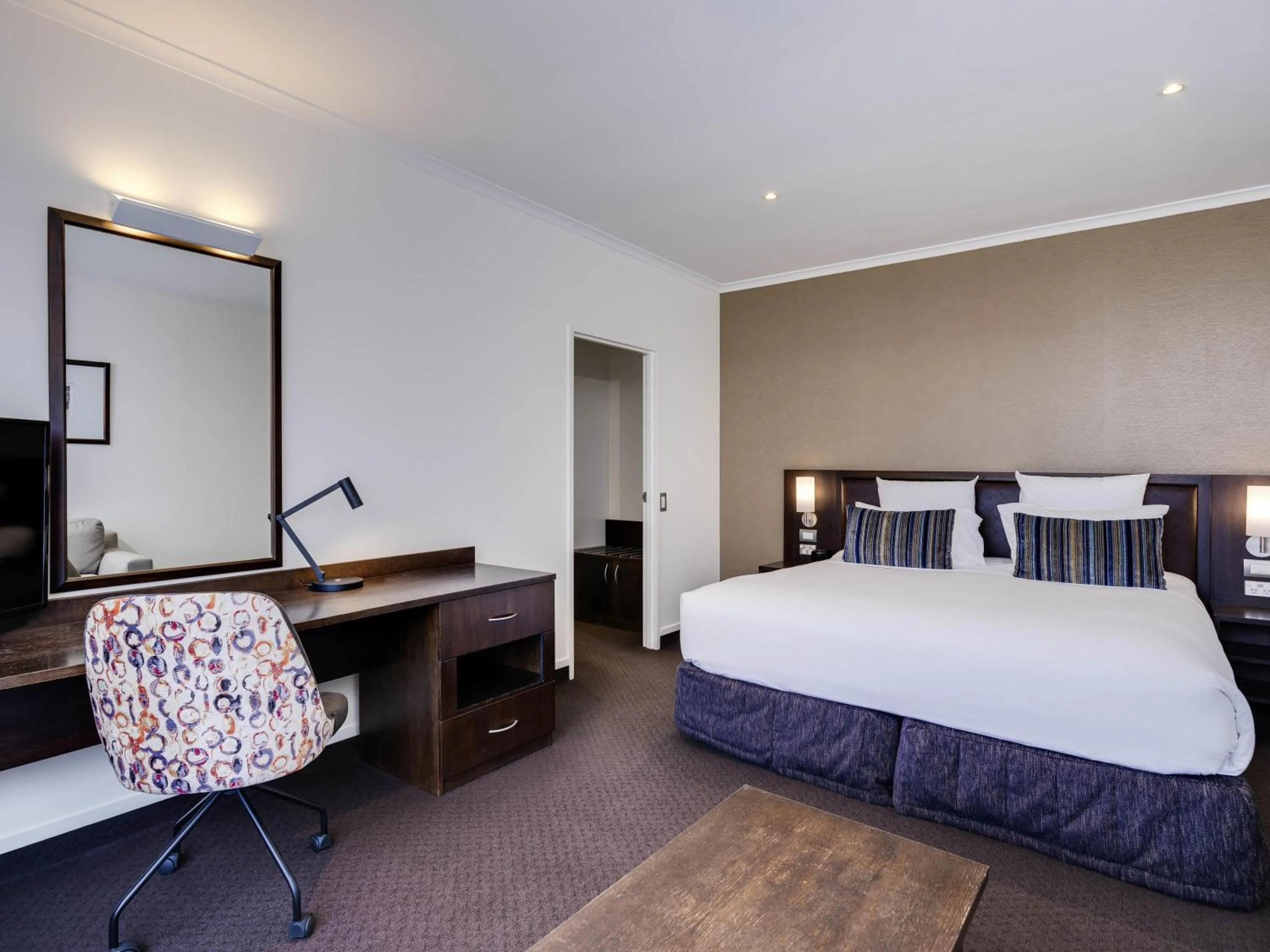 Bedroom, Bed in Novotel Rotorua Lakeside