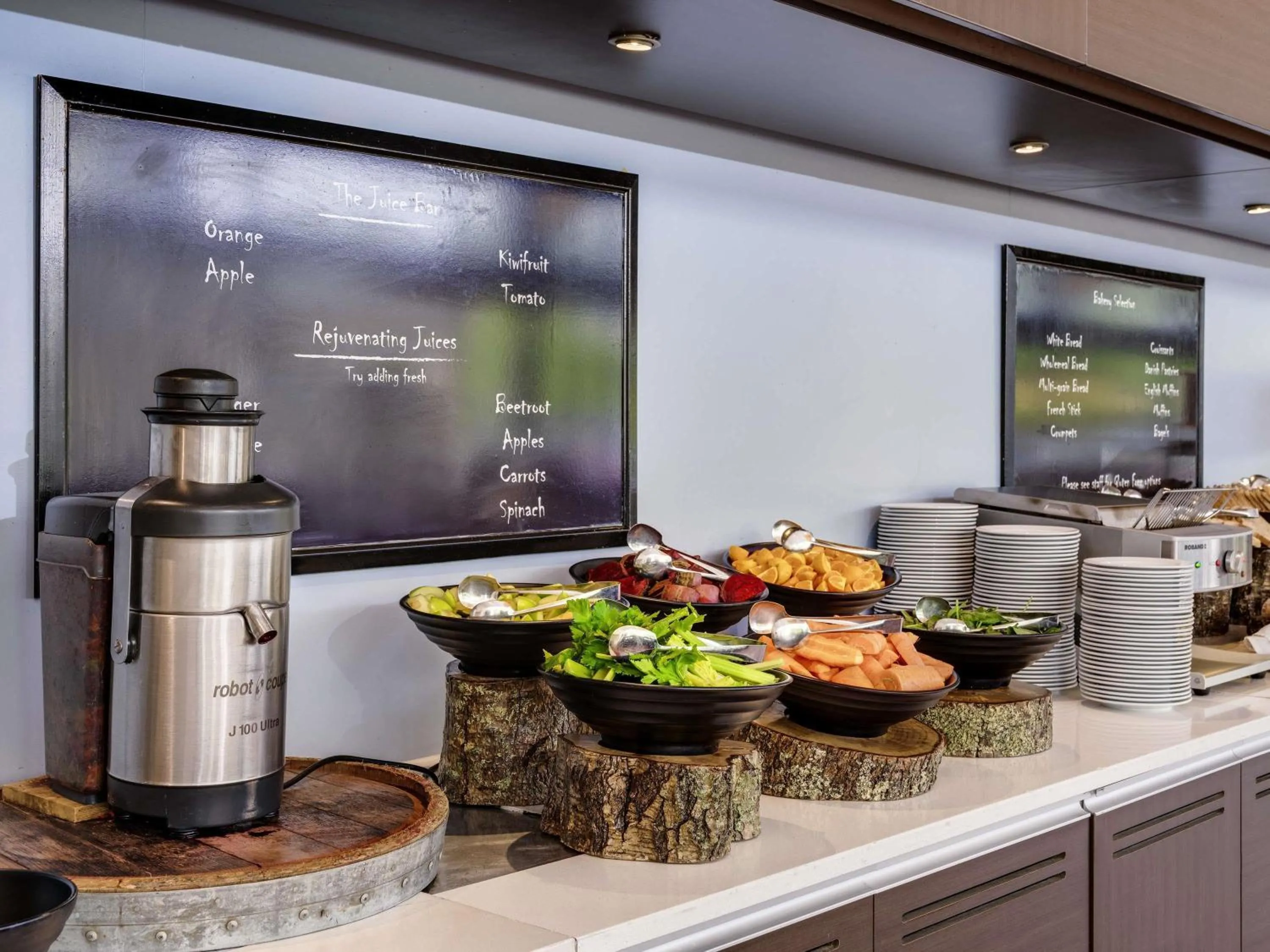 Restaurant/places to eat in Novotel Rotorua Lakeside